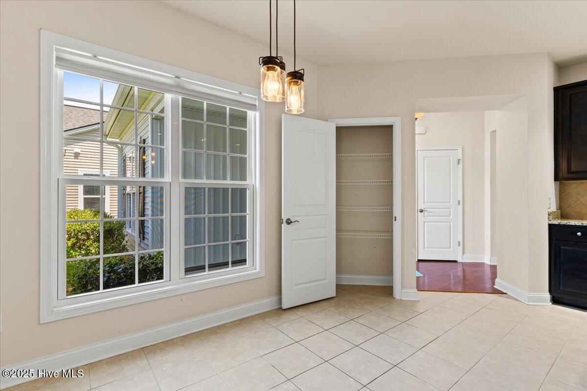 100505325 | Photo 18