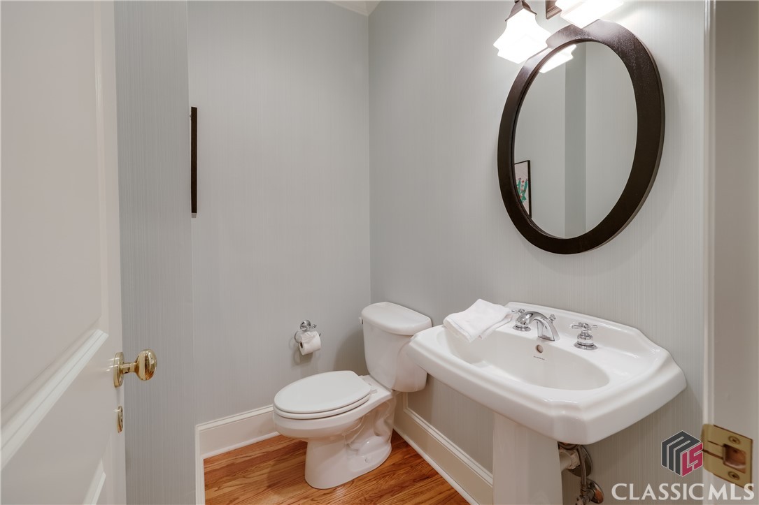 577 Cloverhurst Avenue W