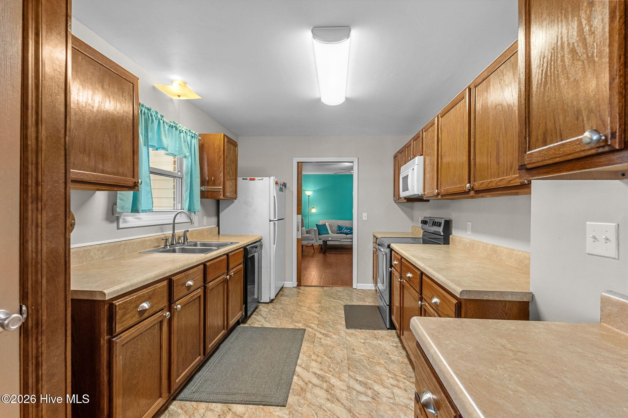 100548359 | Photo 18