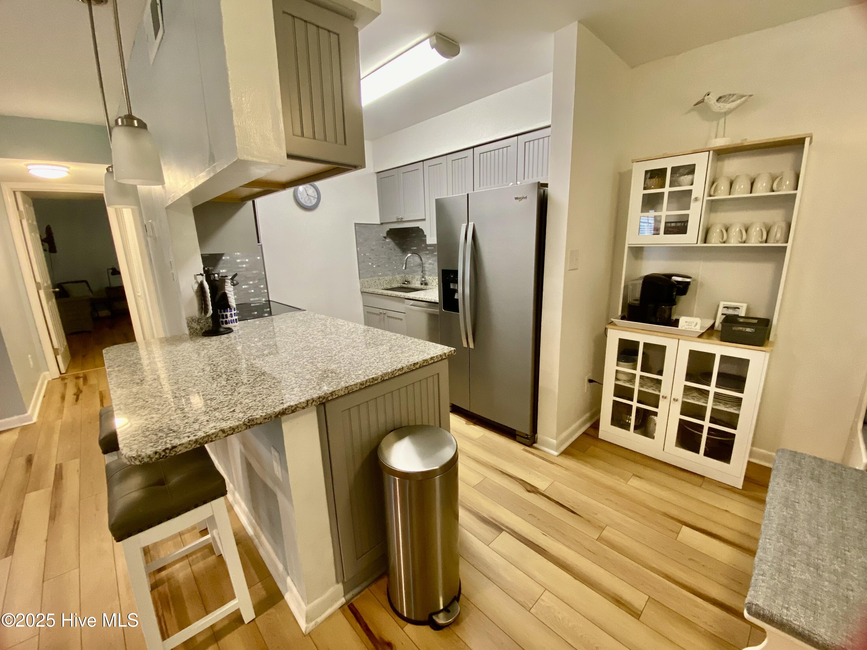 100527241 | Photo 16