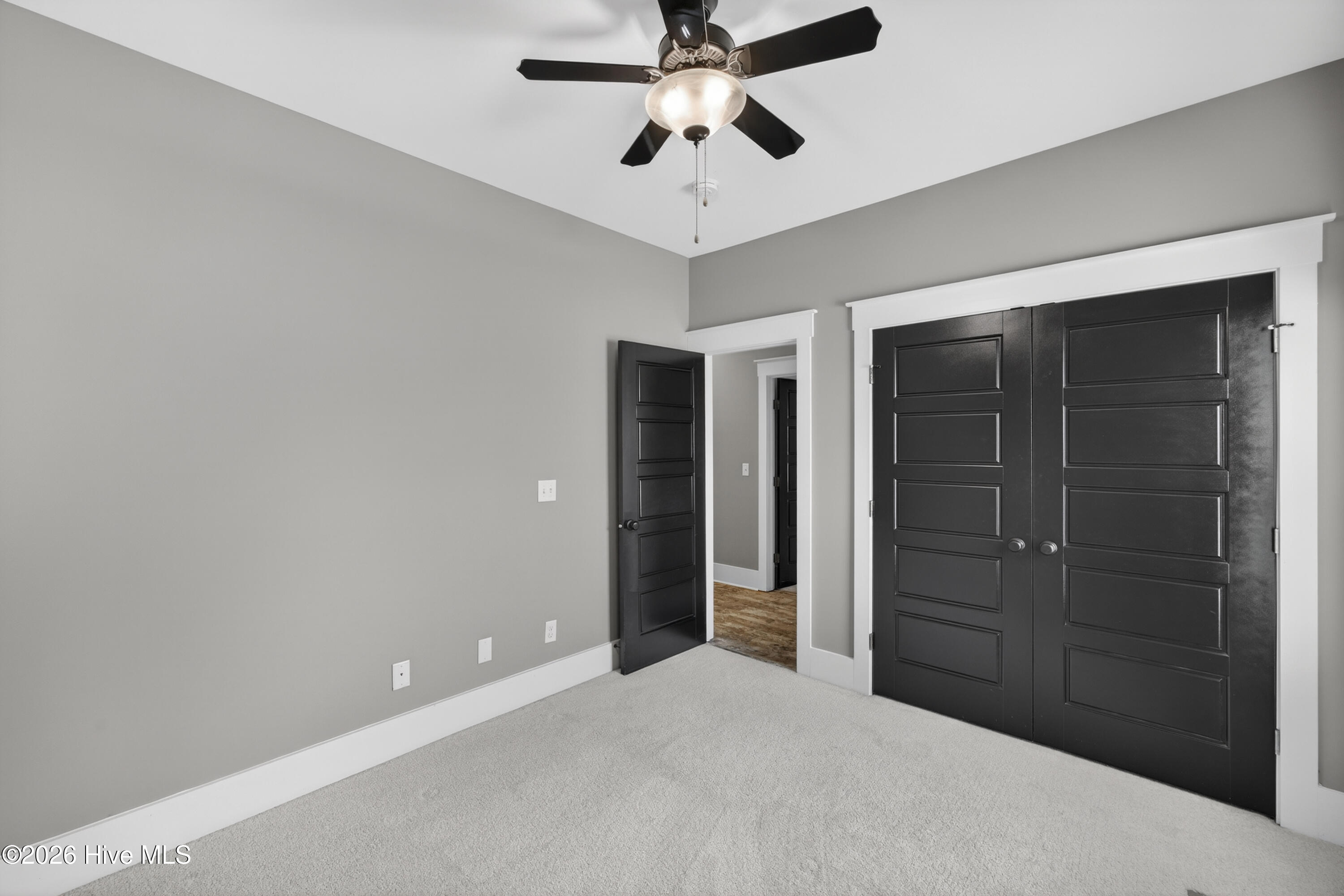 100555140 | Photo 32