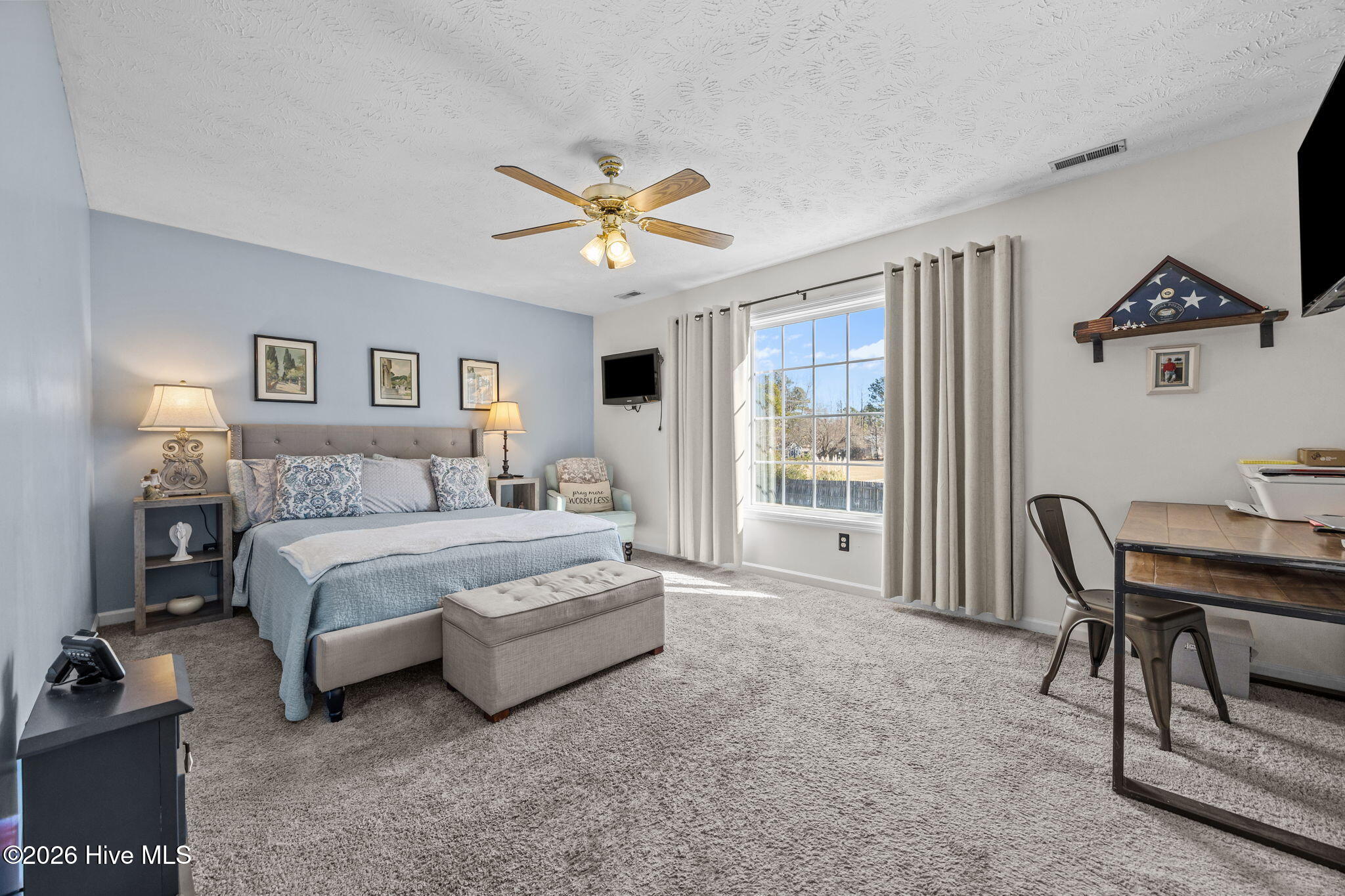 100549492 | Photo 24