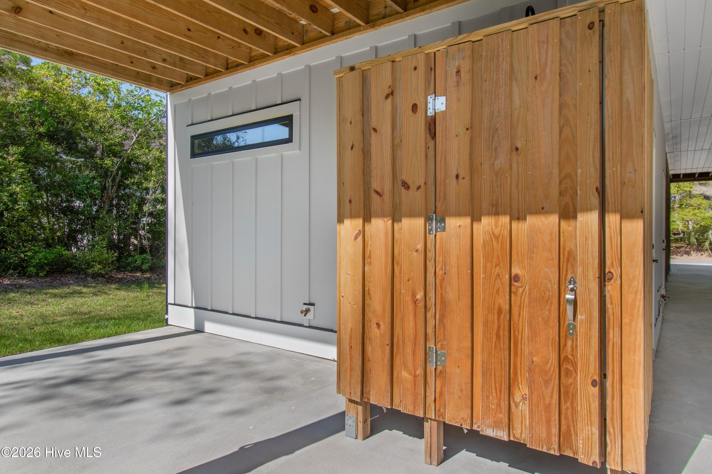 100567576 | Photo 43