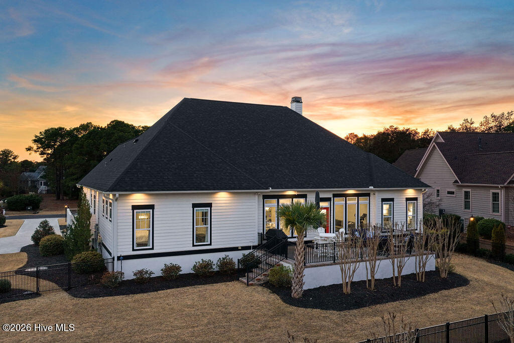 100561843 | Photo 50