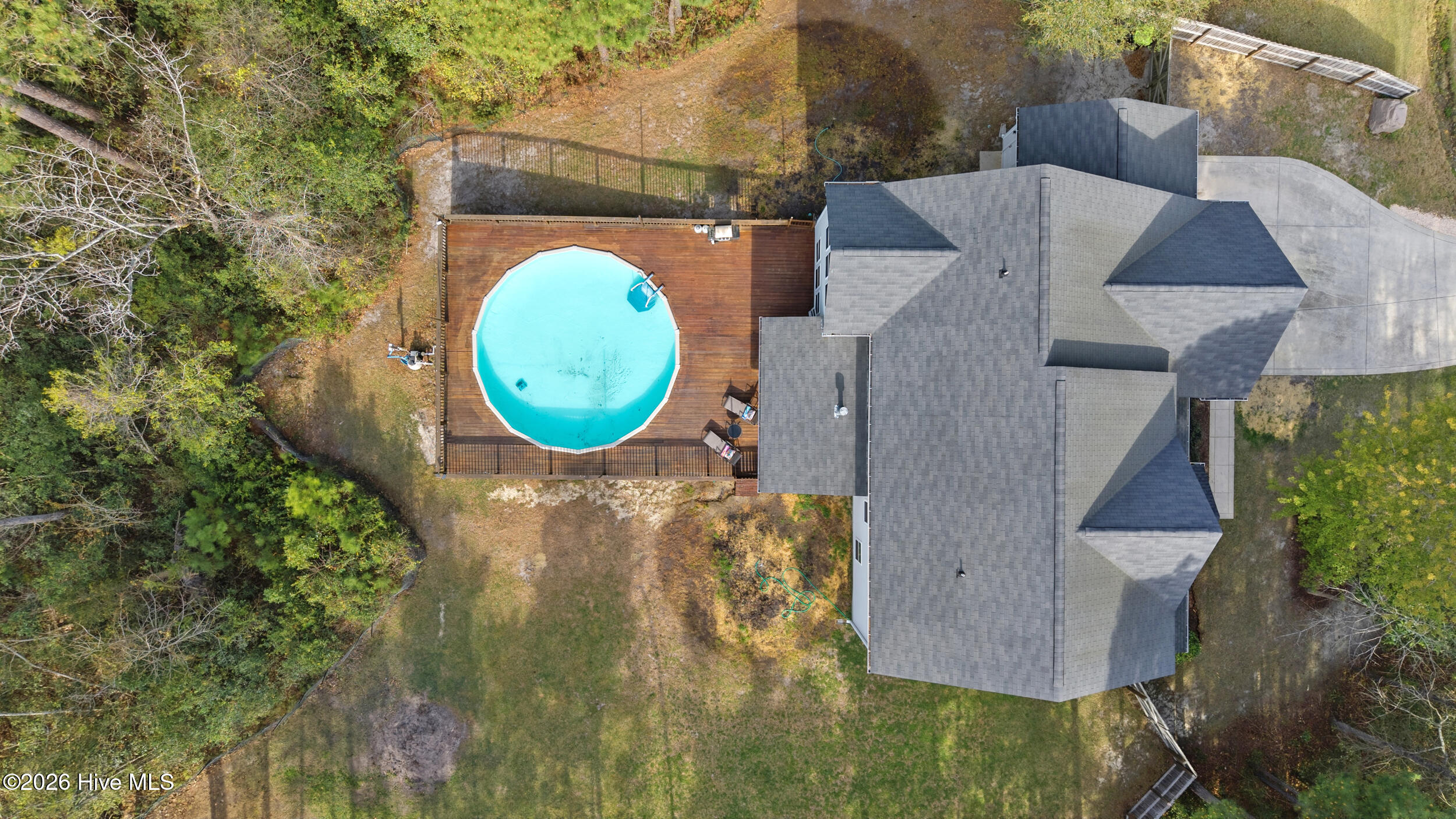 100562179 | Photo 63