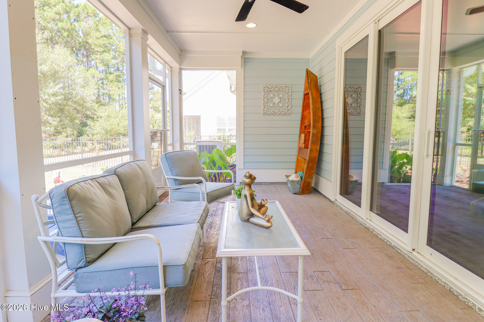 100540387 | Photo 22