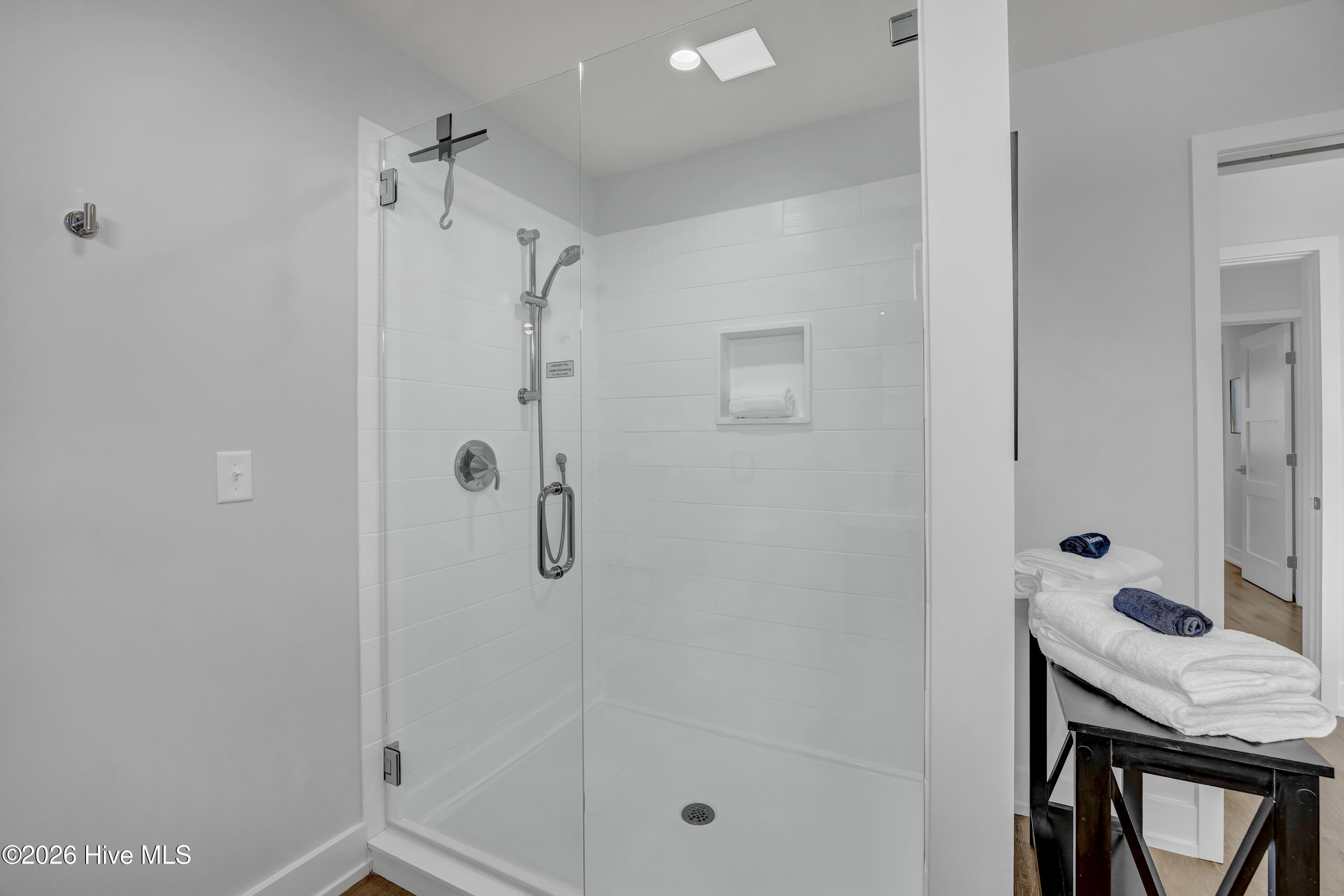 100565280 | Photo 63