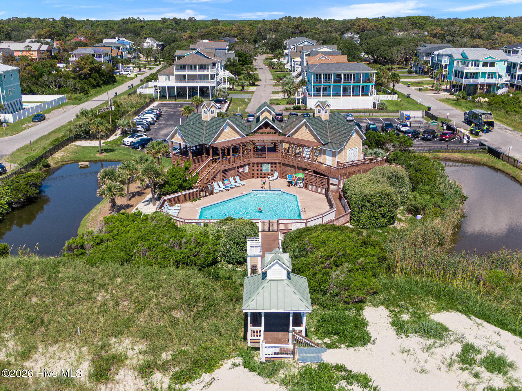 100558042 | Photo 114