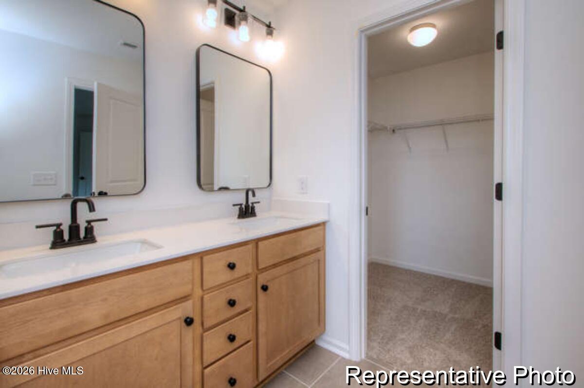 100558082 | Photo 22