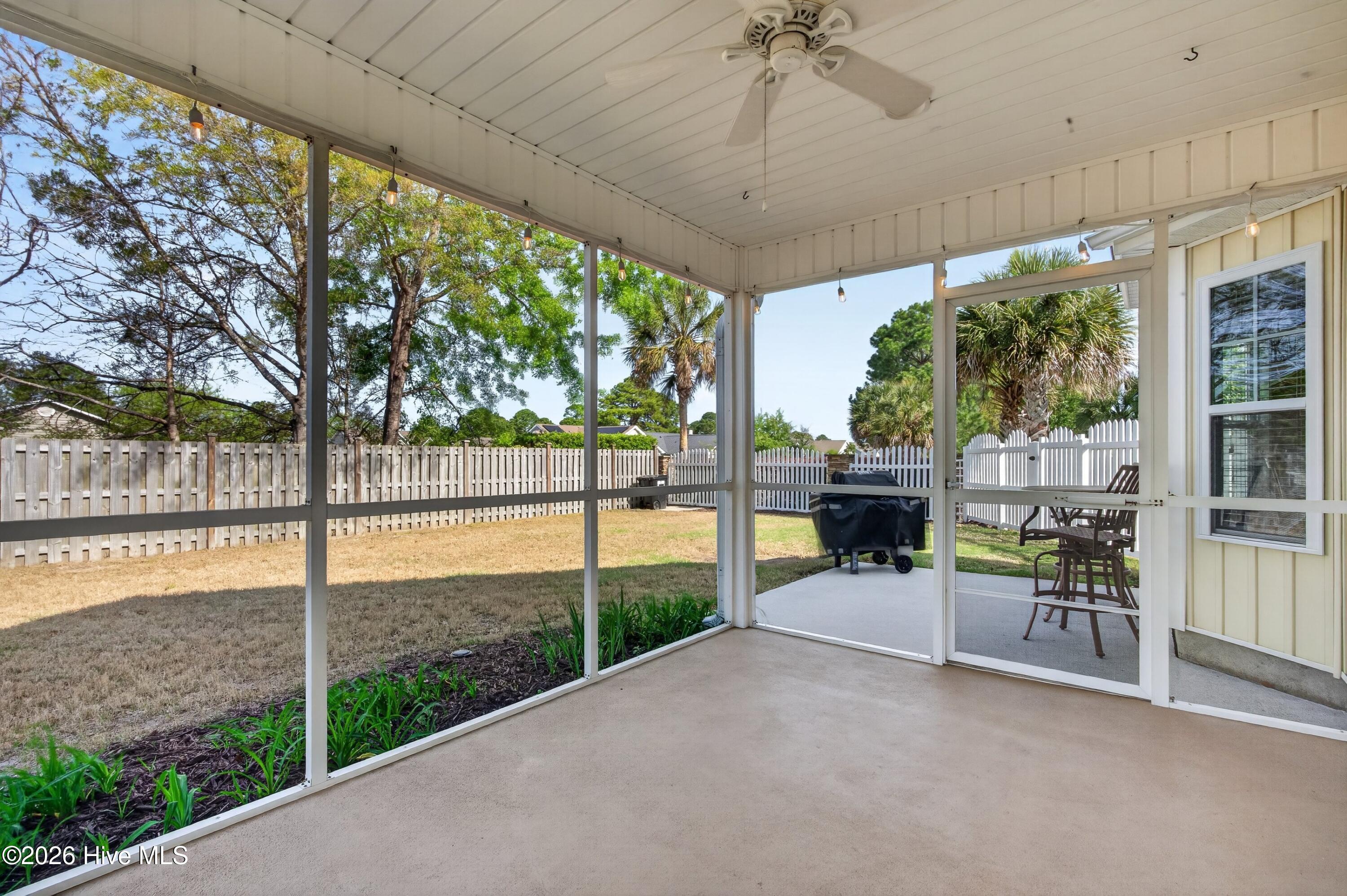 100566210 | Photo 29