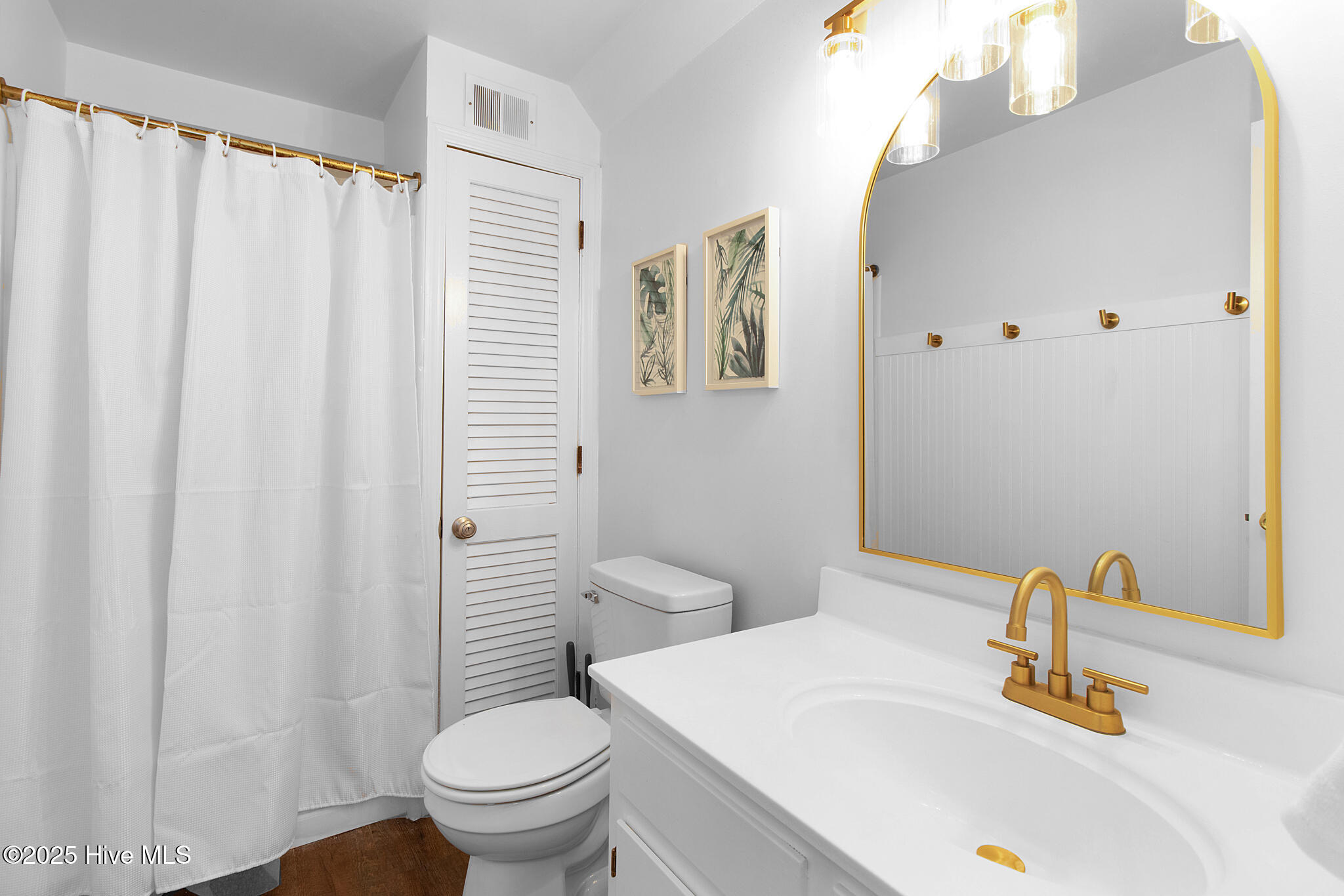 100527418 | Photo 29