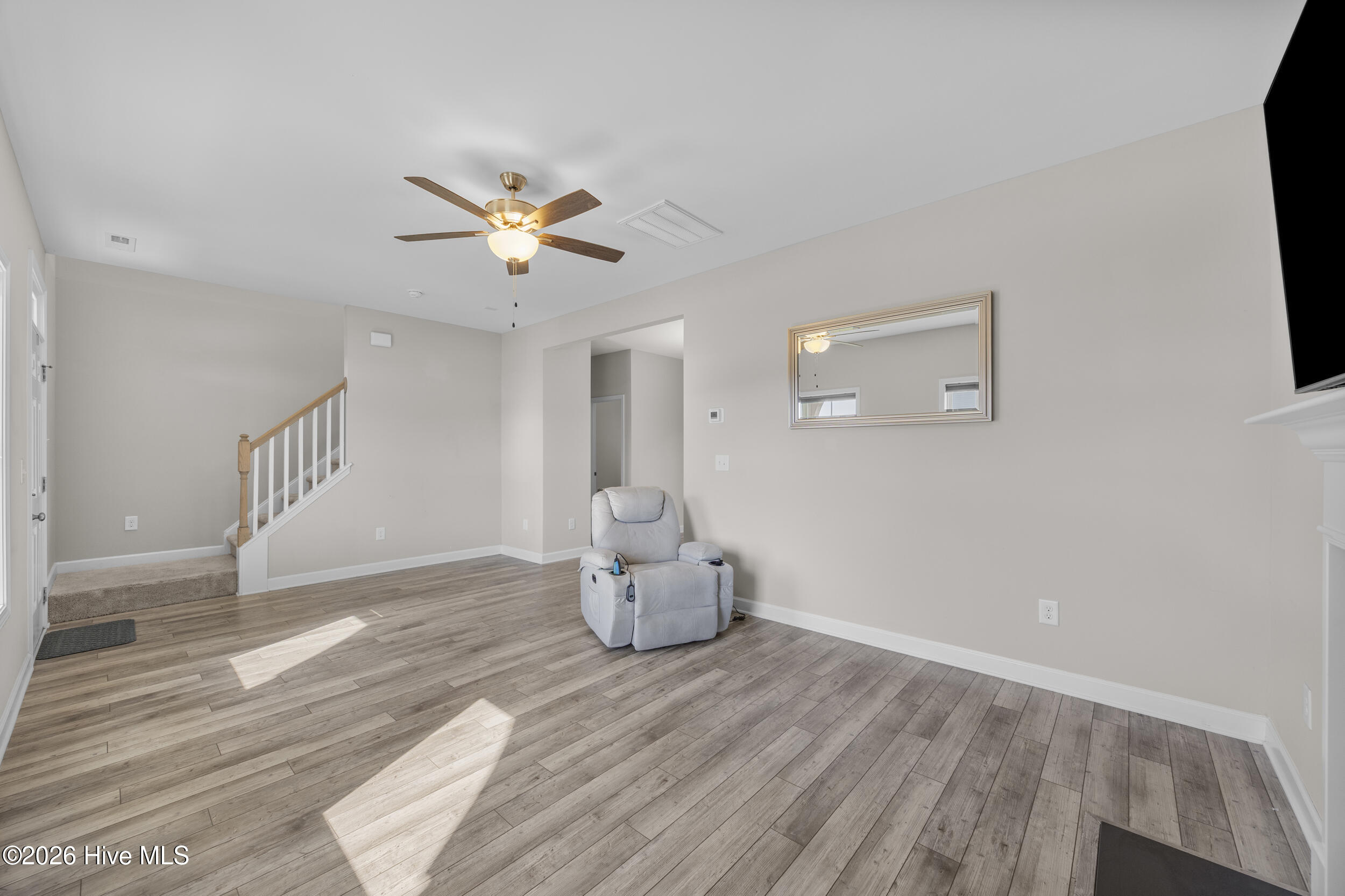 100569067 | Photo 21