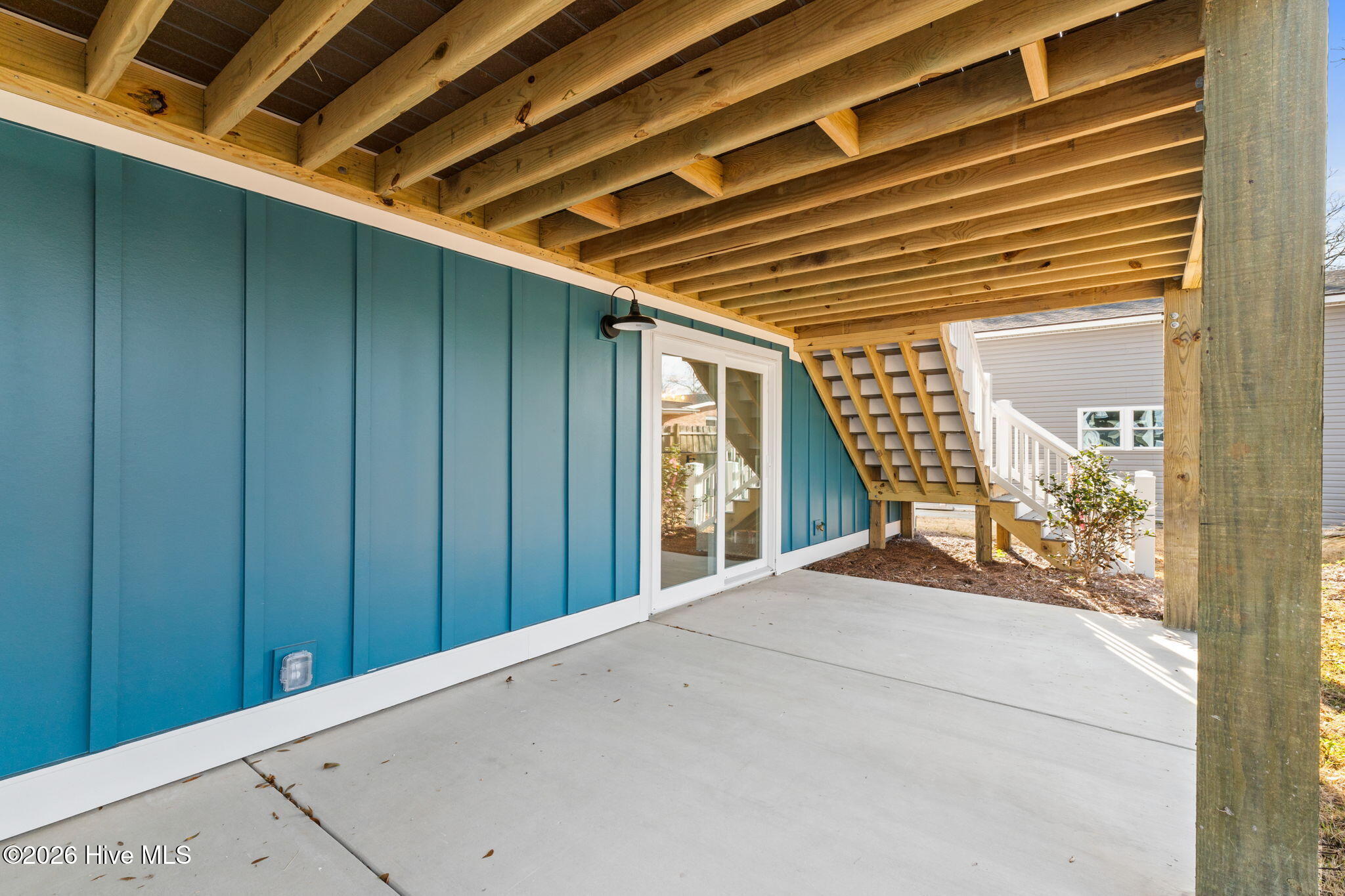 100548911 | Photo 10