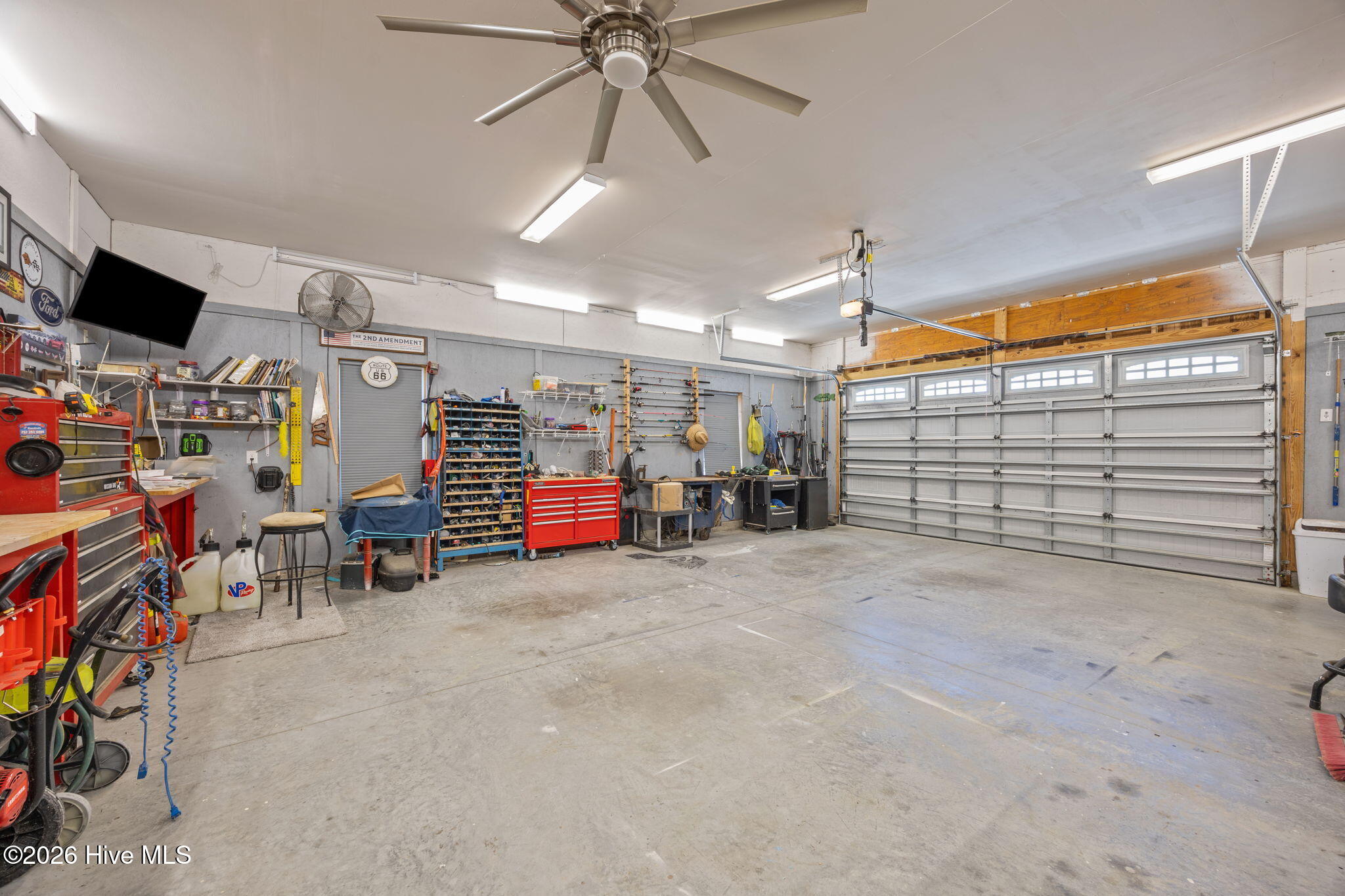 100563665 | Photo 51