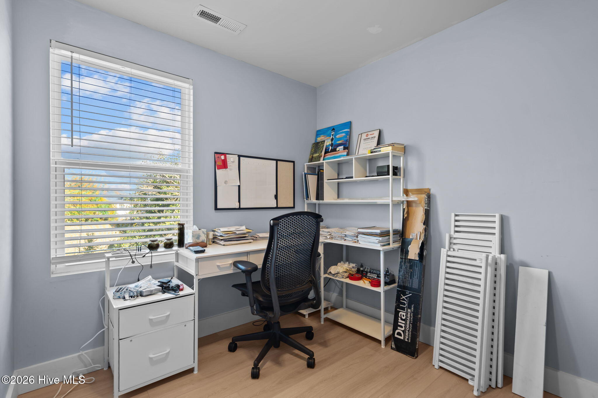 100548368 | Photo 18