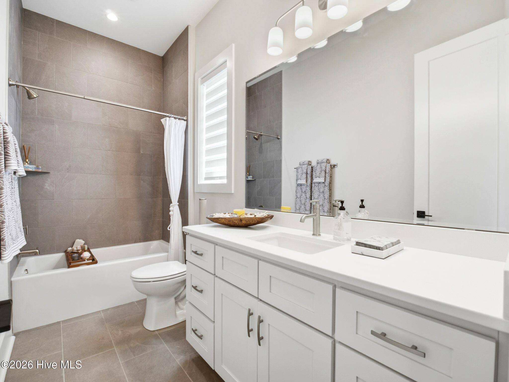 100569019 | Photo 39