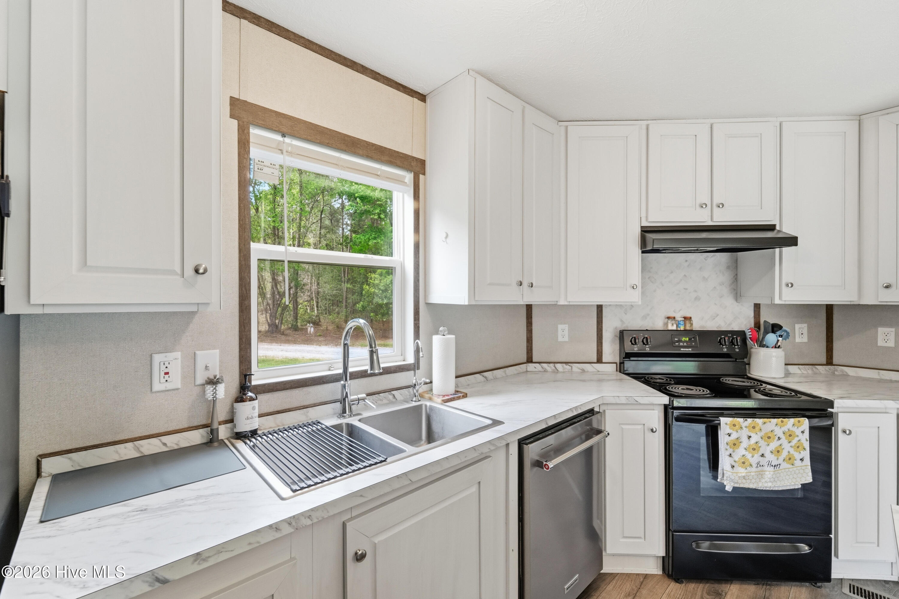 100566814 | Photo 42