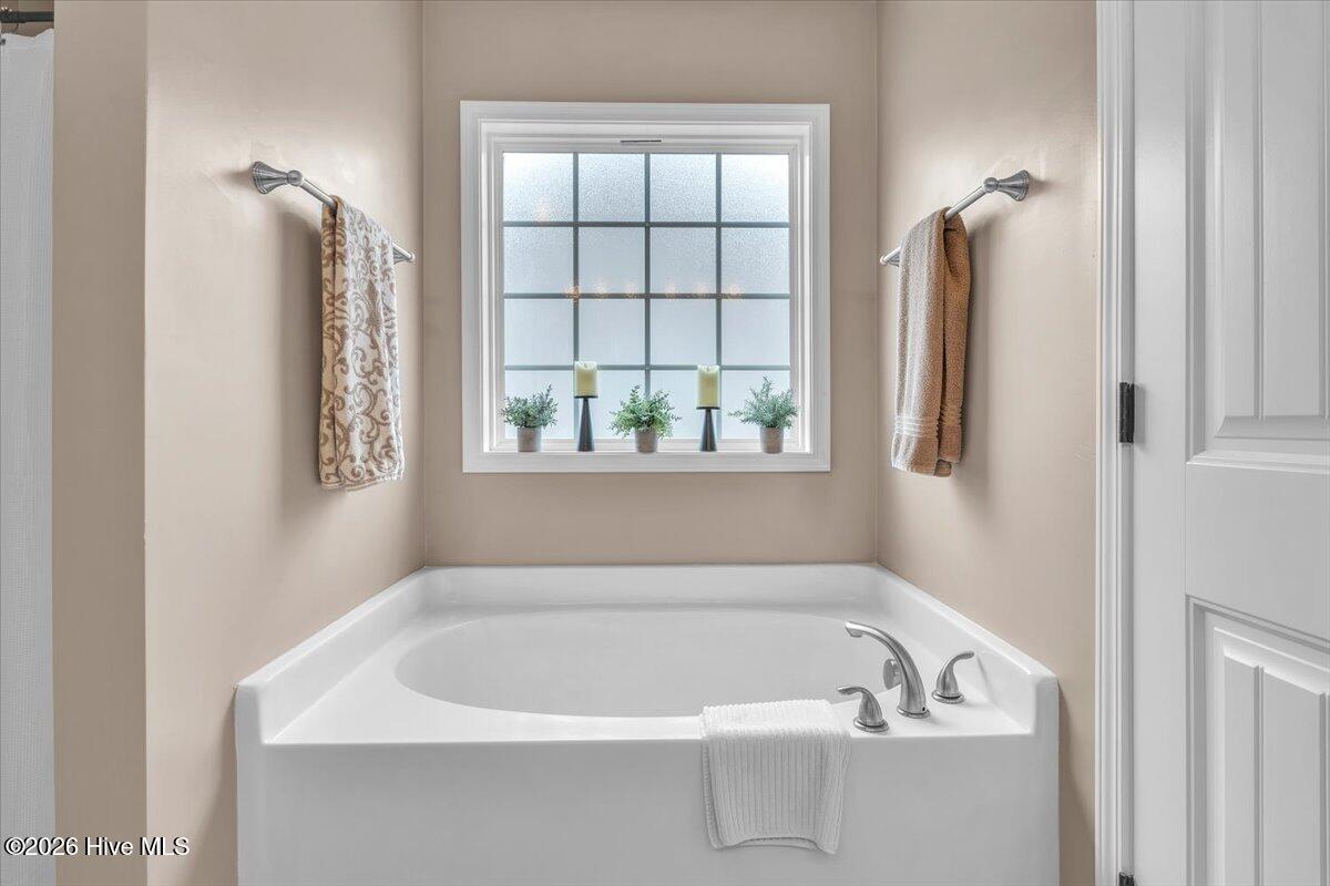 100558740 | Photo 36