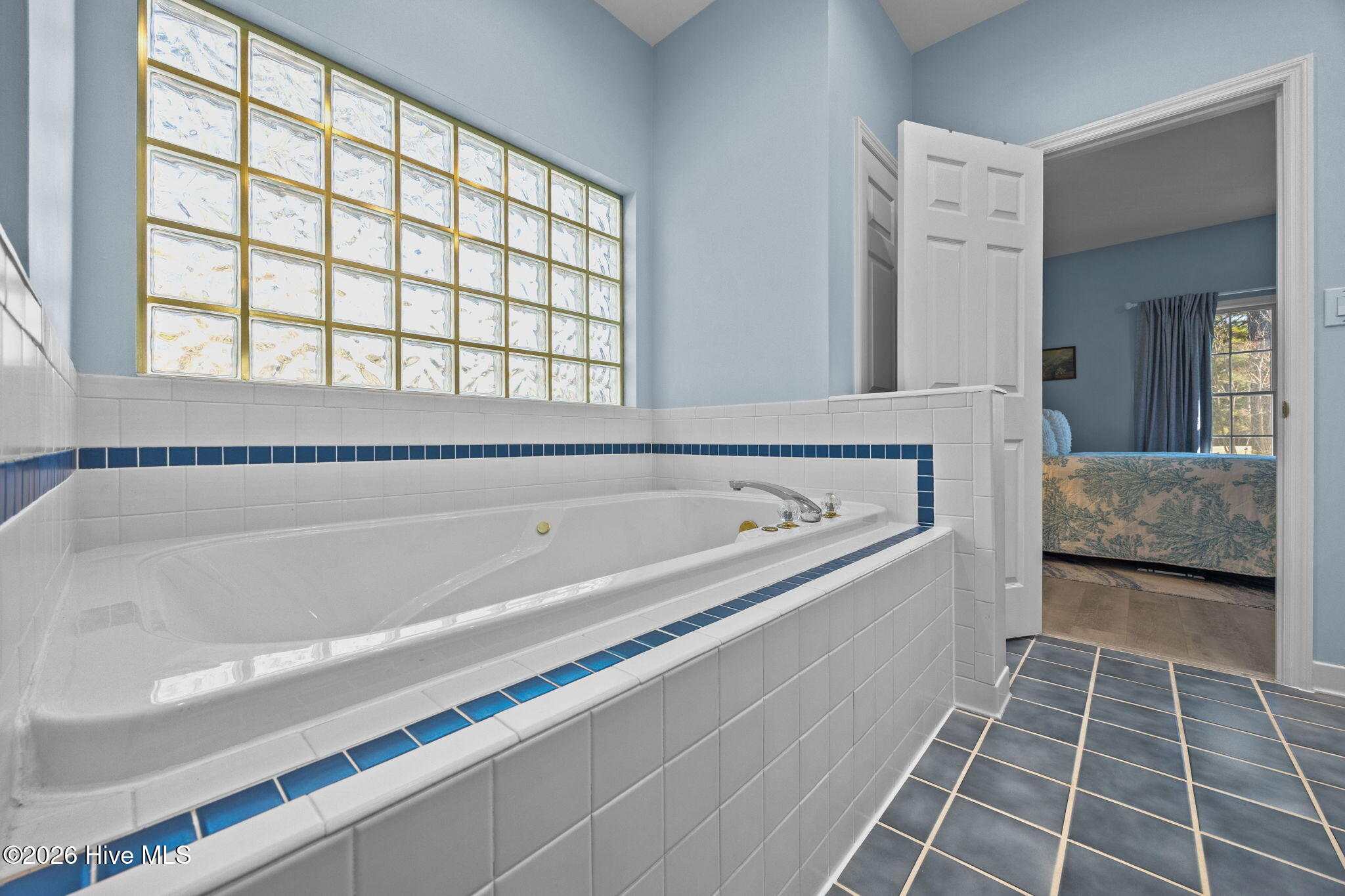 100547284 | Photo 26