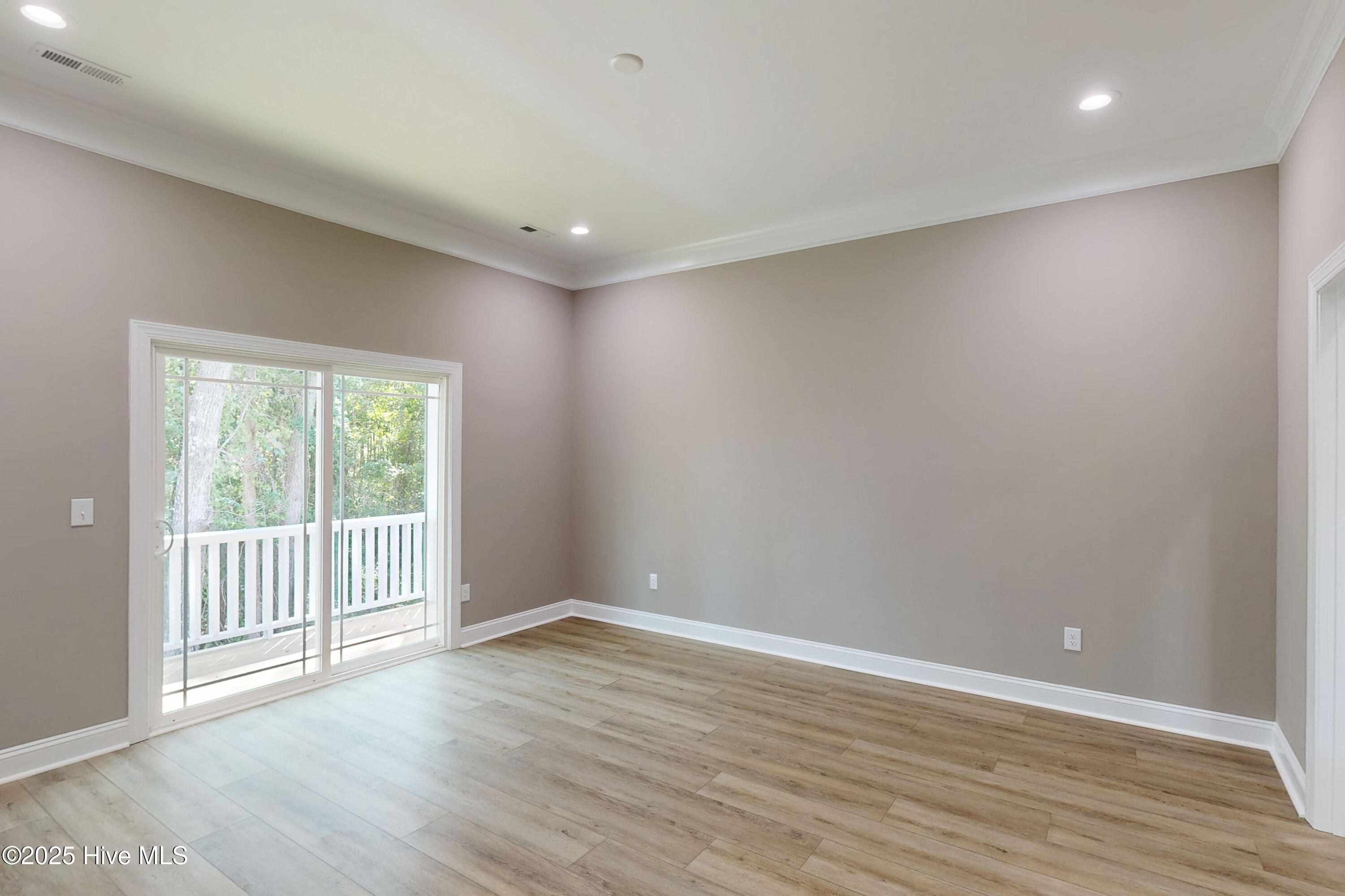 100534156 | Photo 21