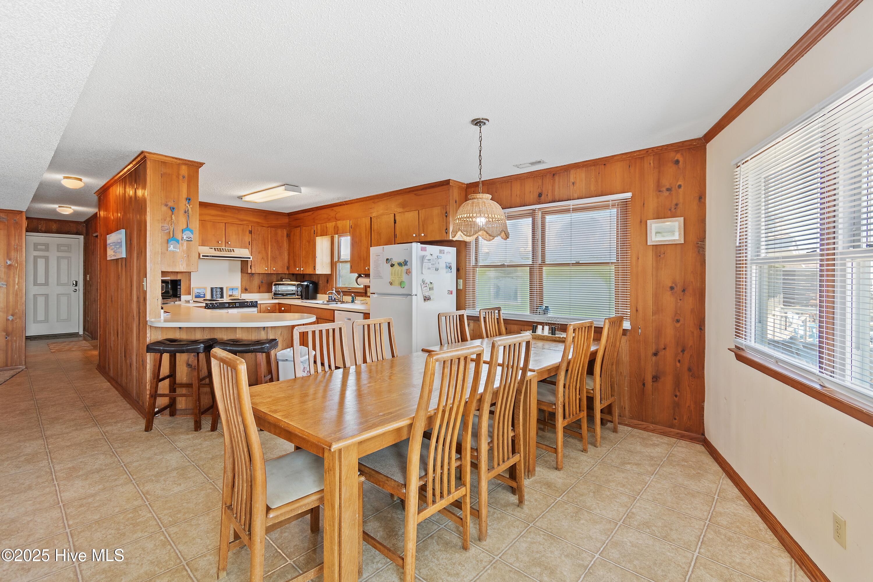 100497729 | Photo 22