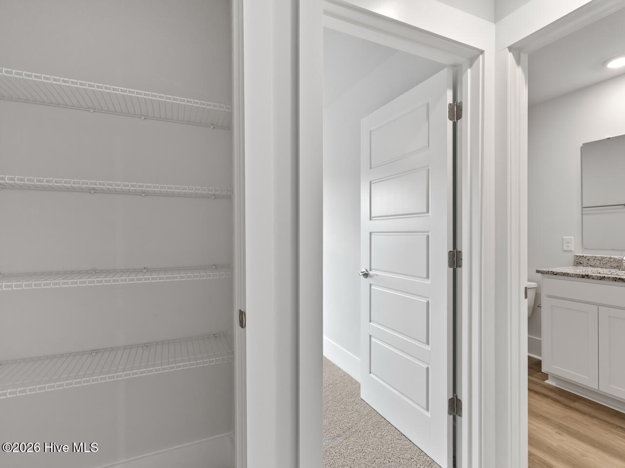 100557631 | Photo 42