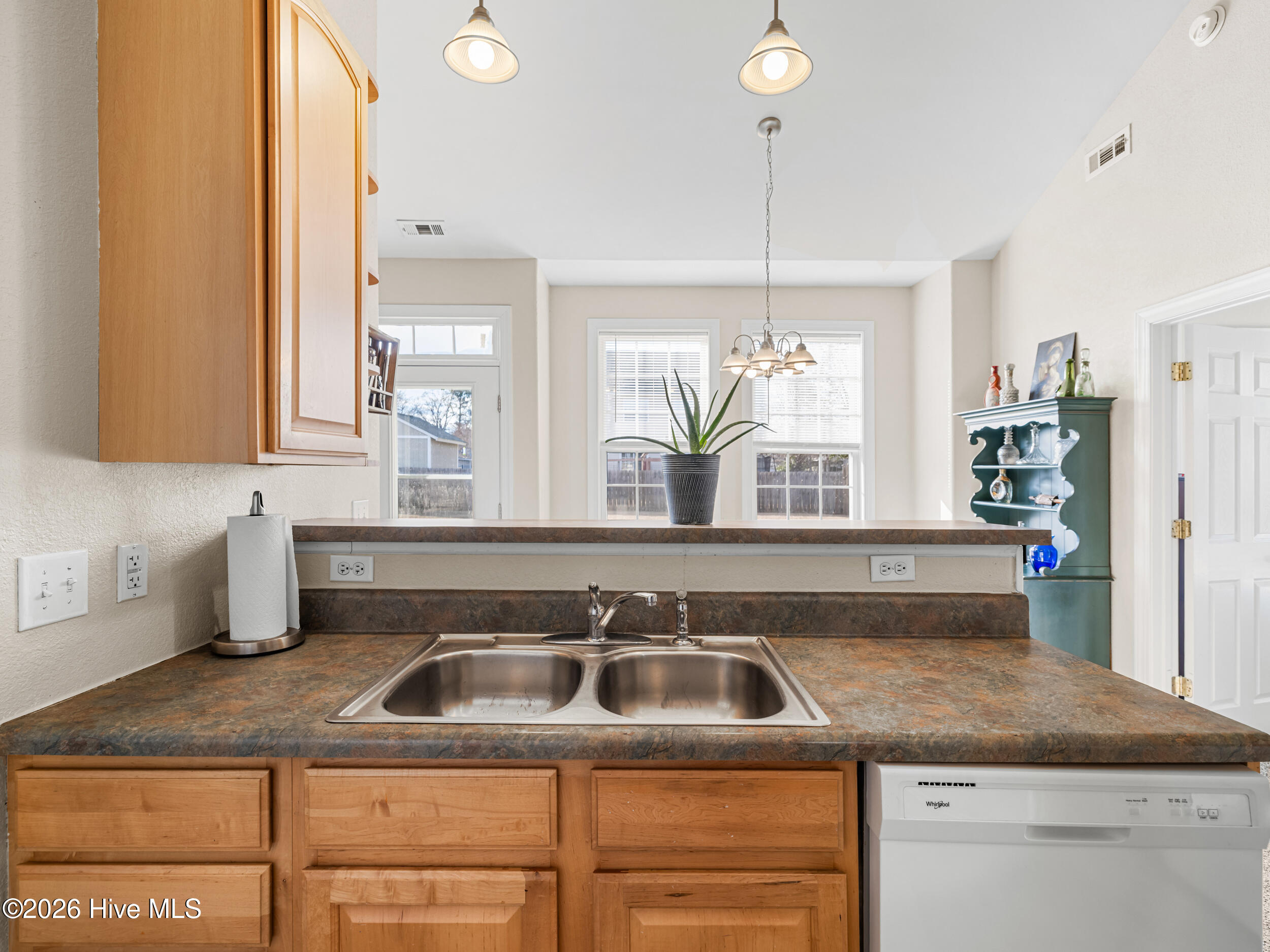 100561175 | Photo 10