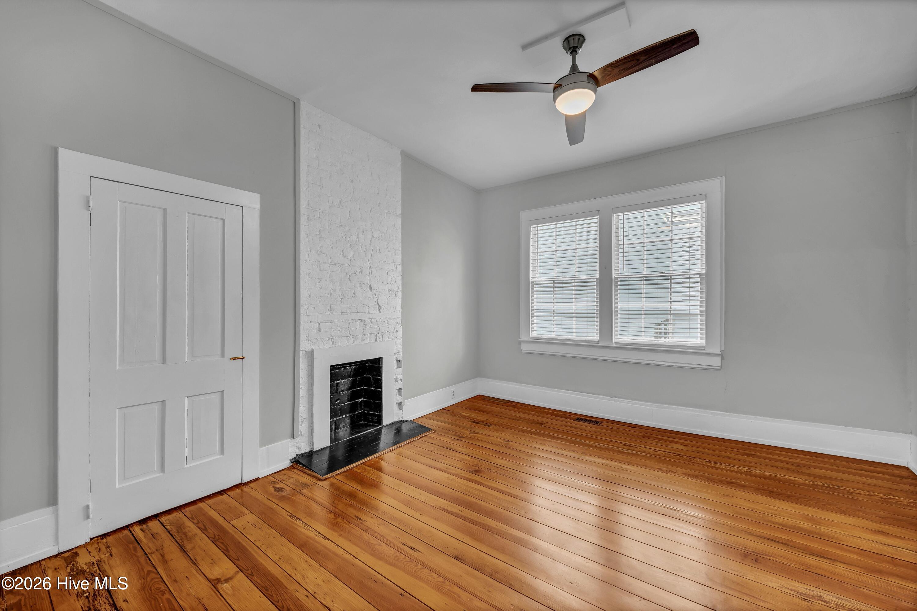 100555907 | Photo 11