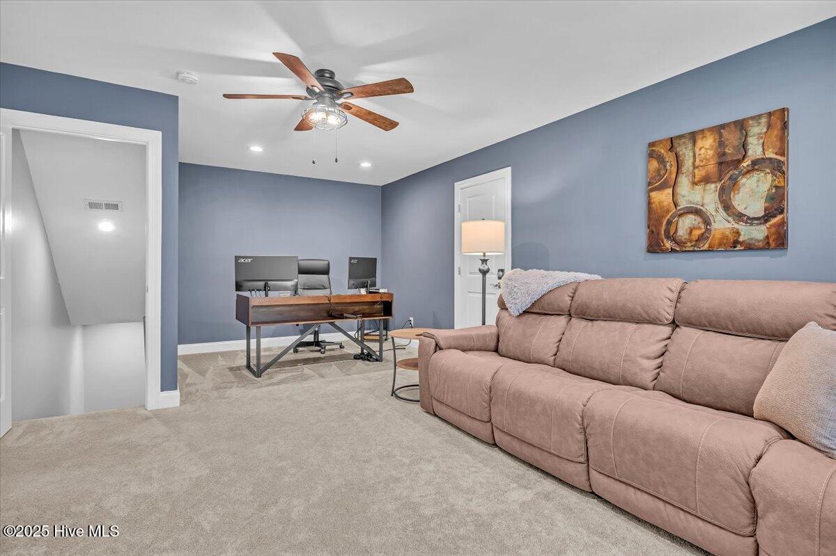 100544439 | Photo 39