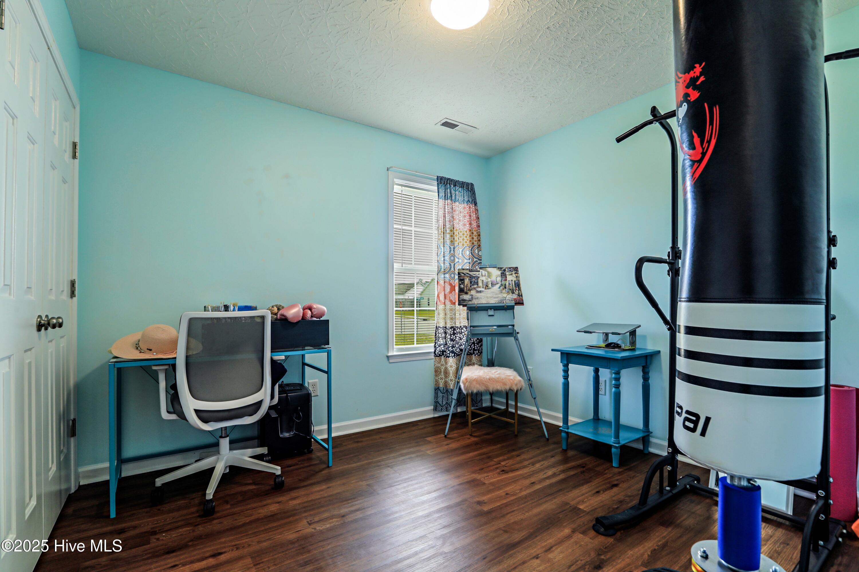 100506631 | Photo 19