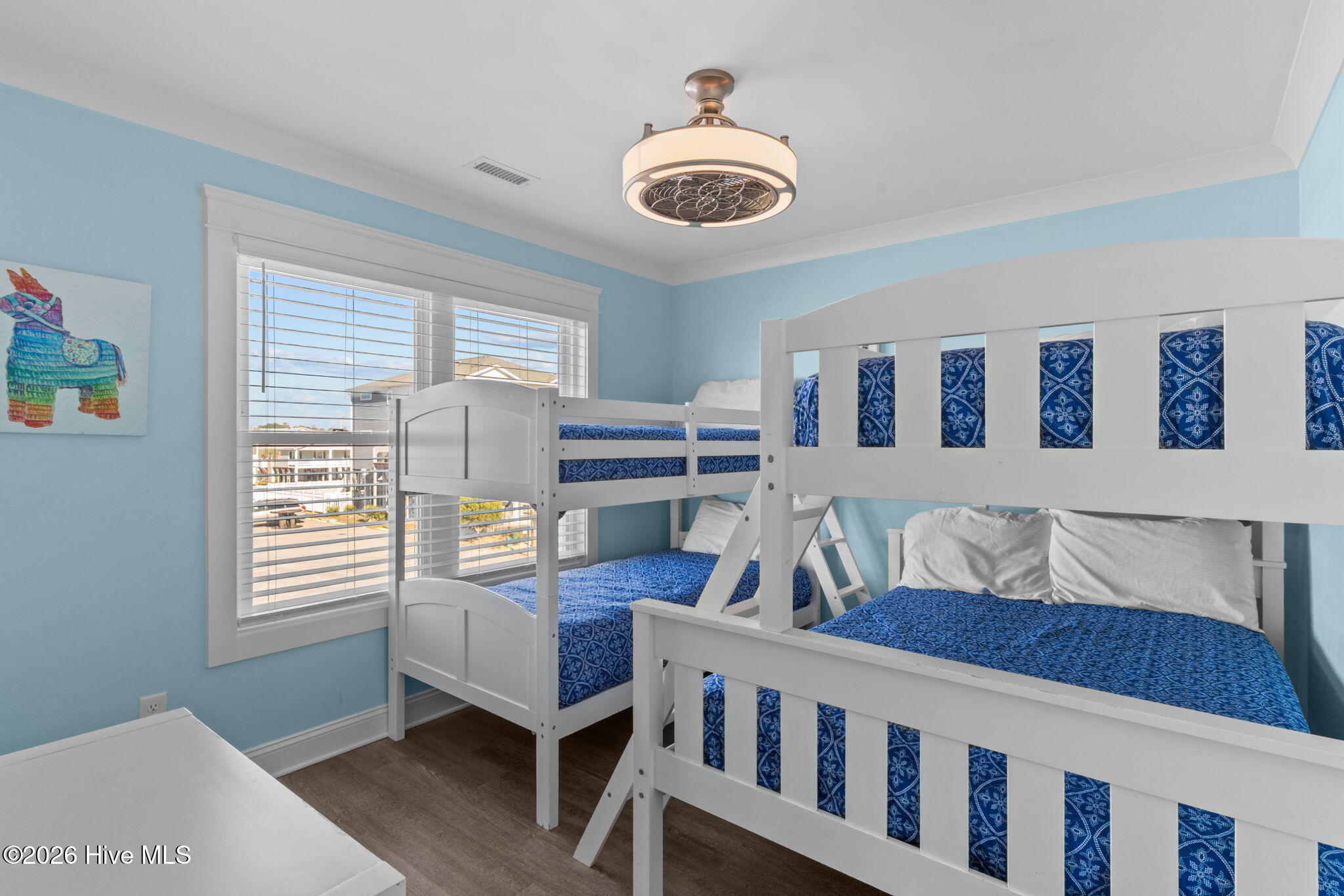 100551095 | Photo 24