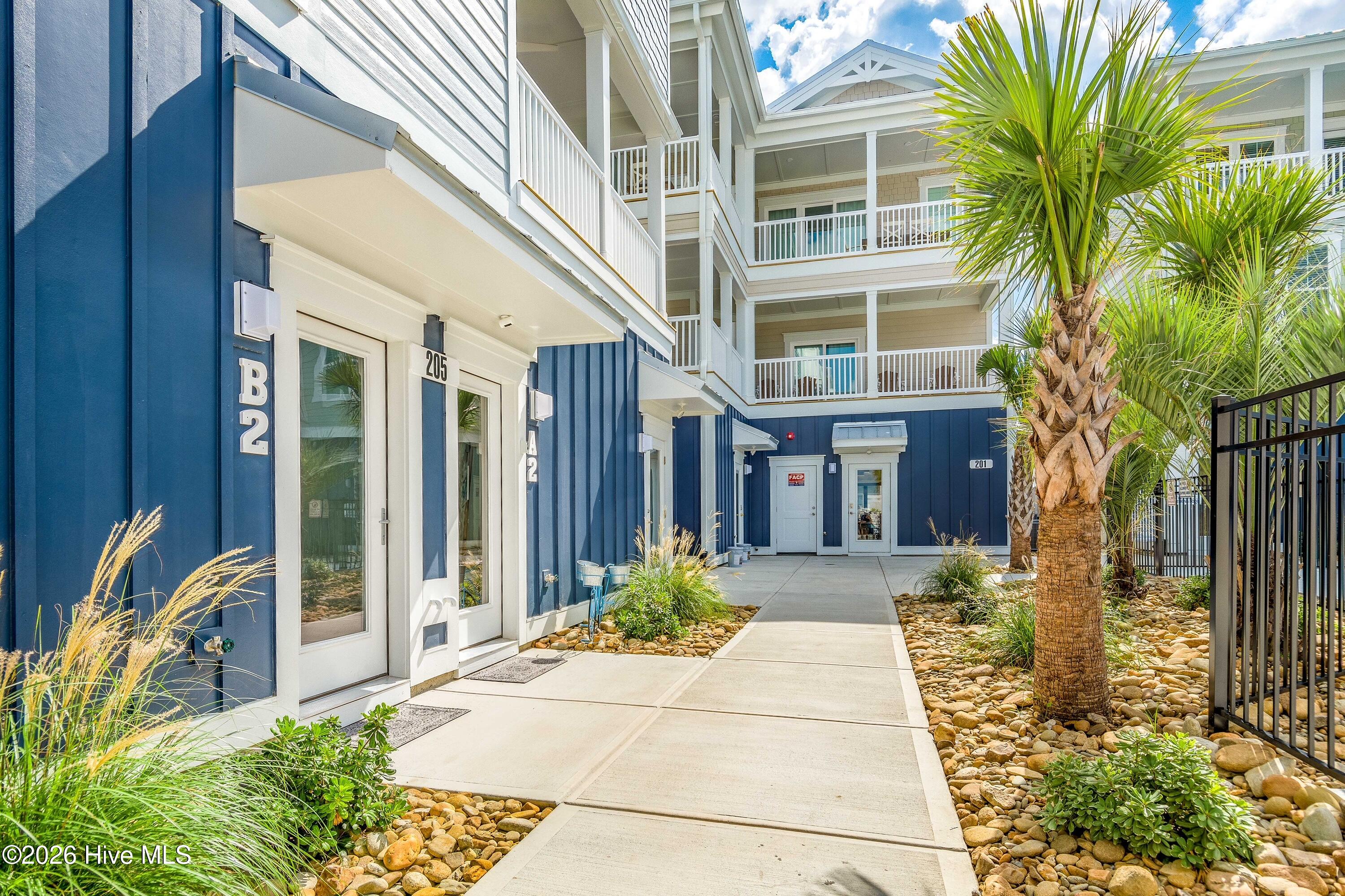 100565298 | Photo 24