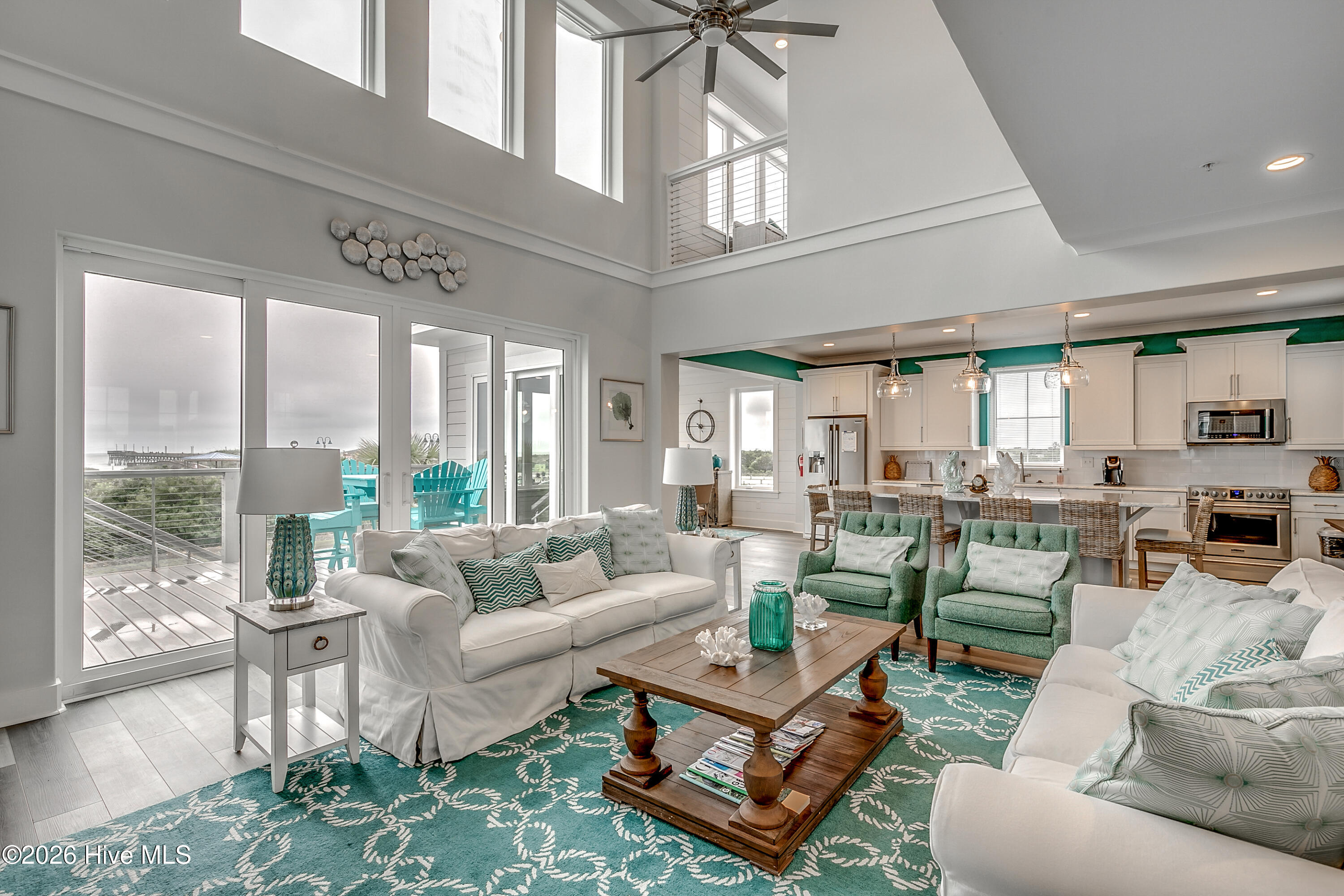 100543615 | Photo 82