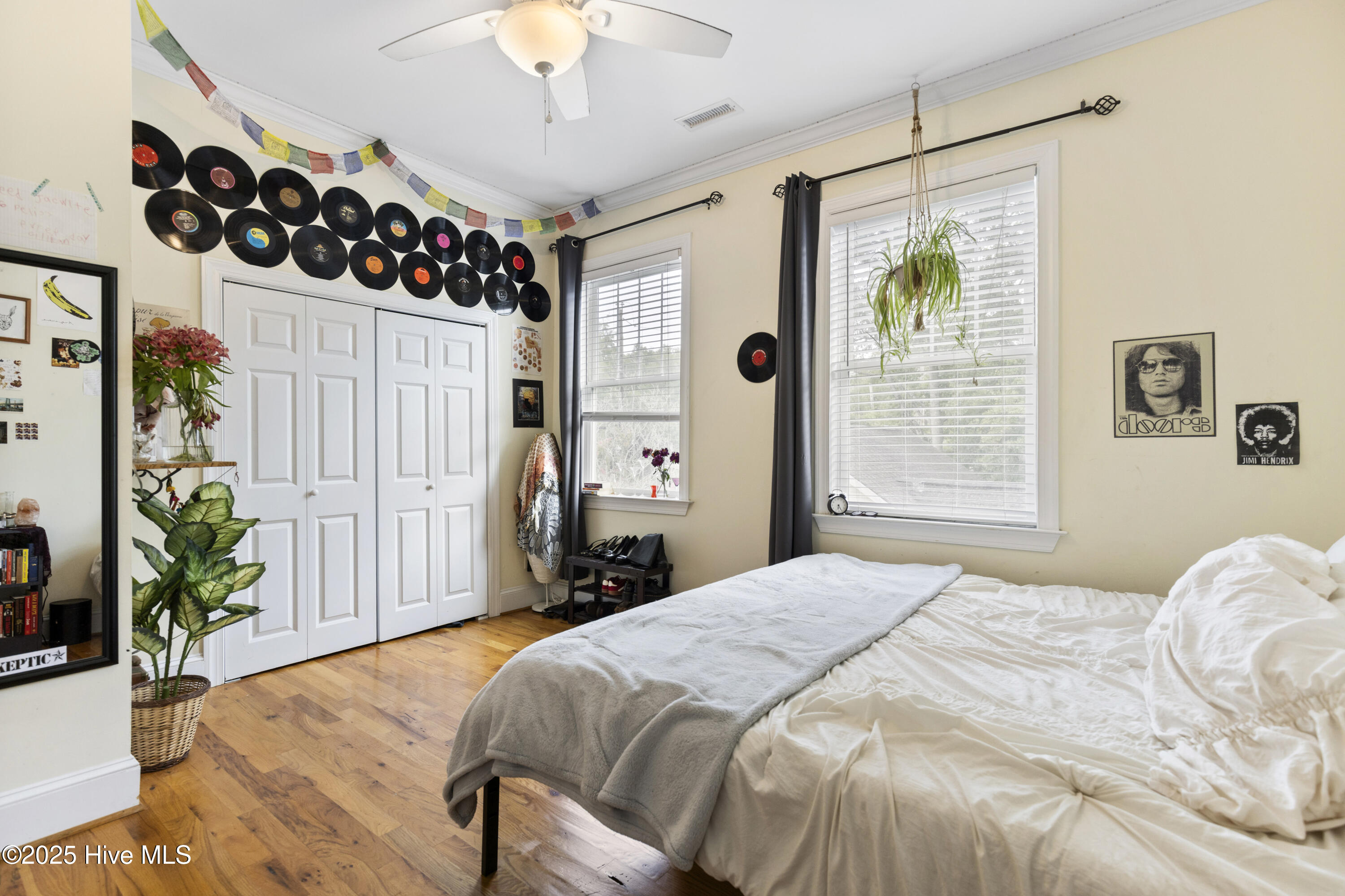 100516838 | Photo 24