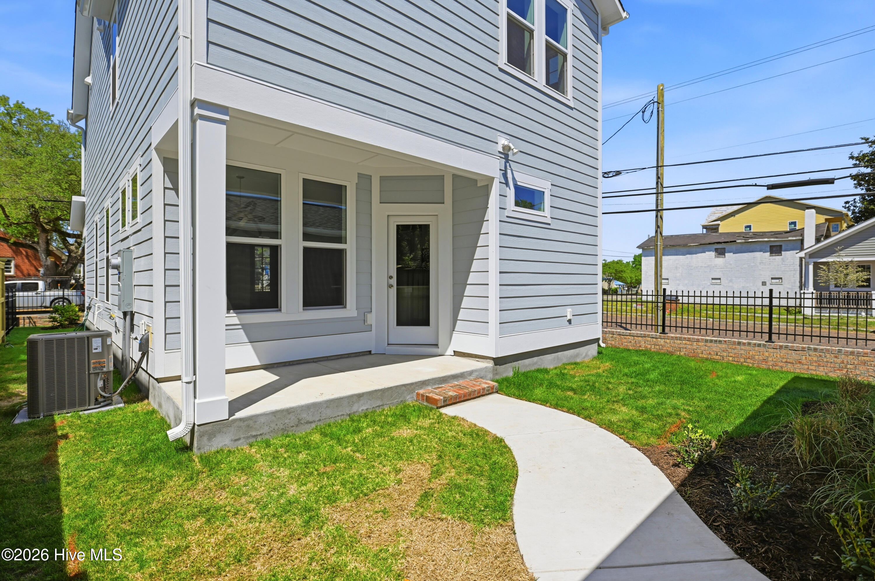 100566798 | Photo 45