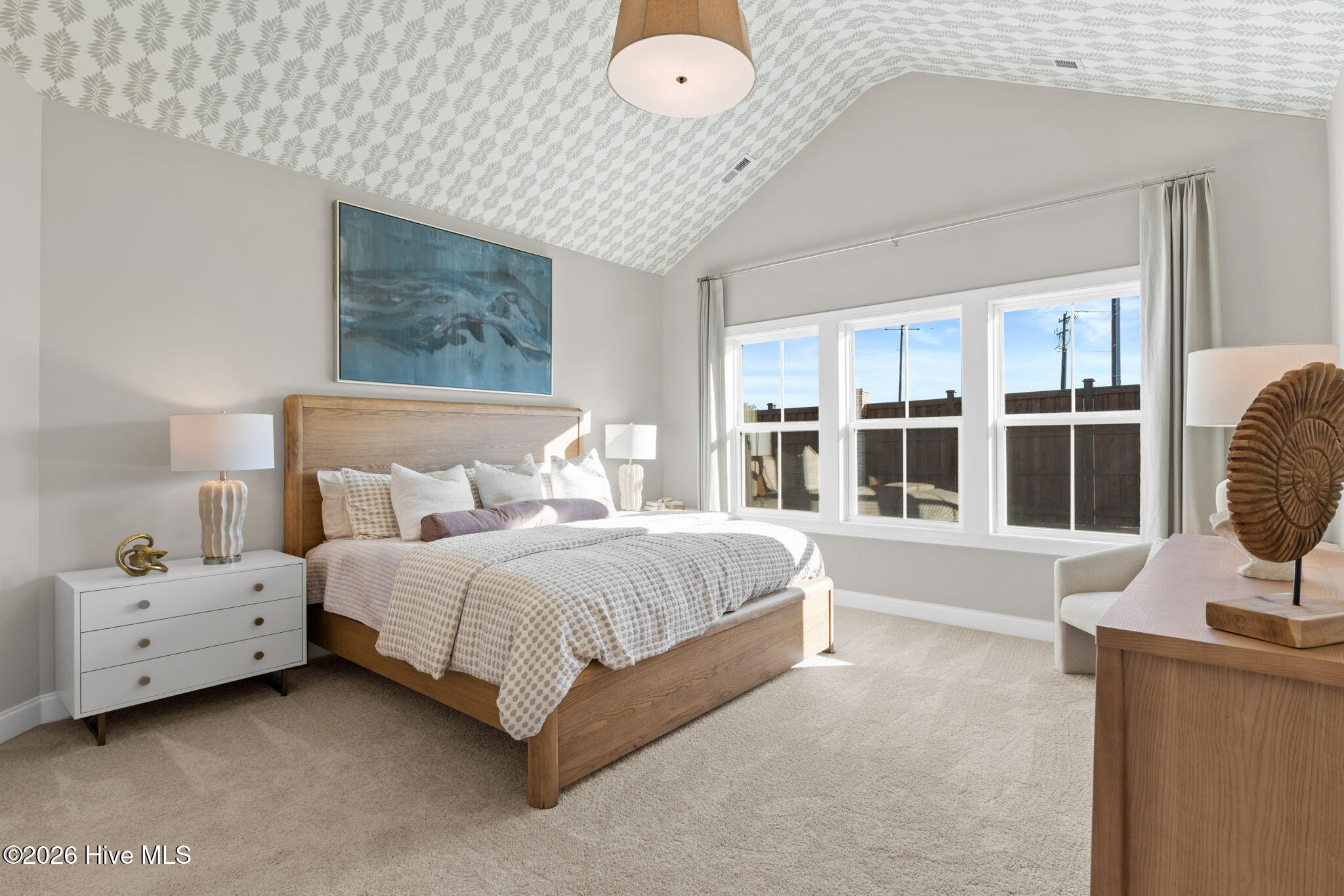 100556247 | Photo 25