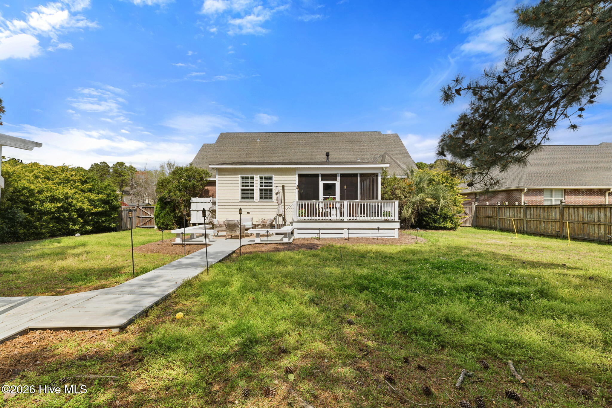 100561515 | Photo 109