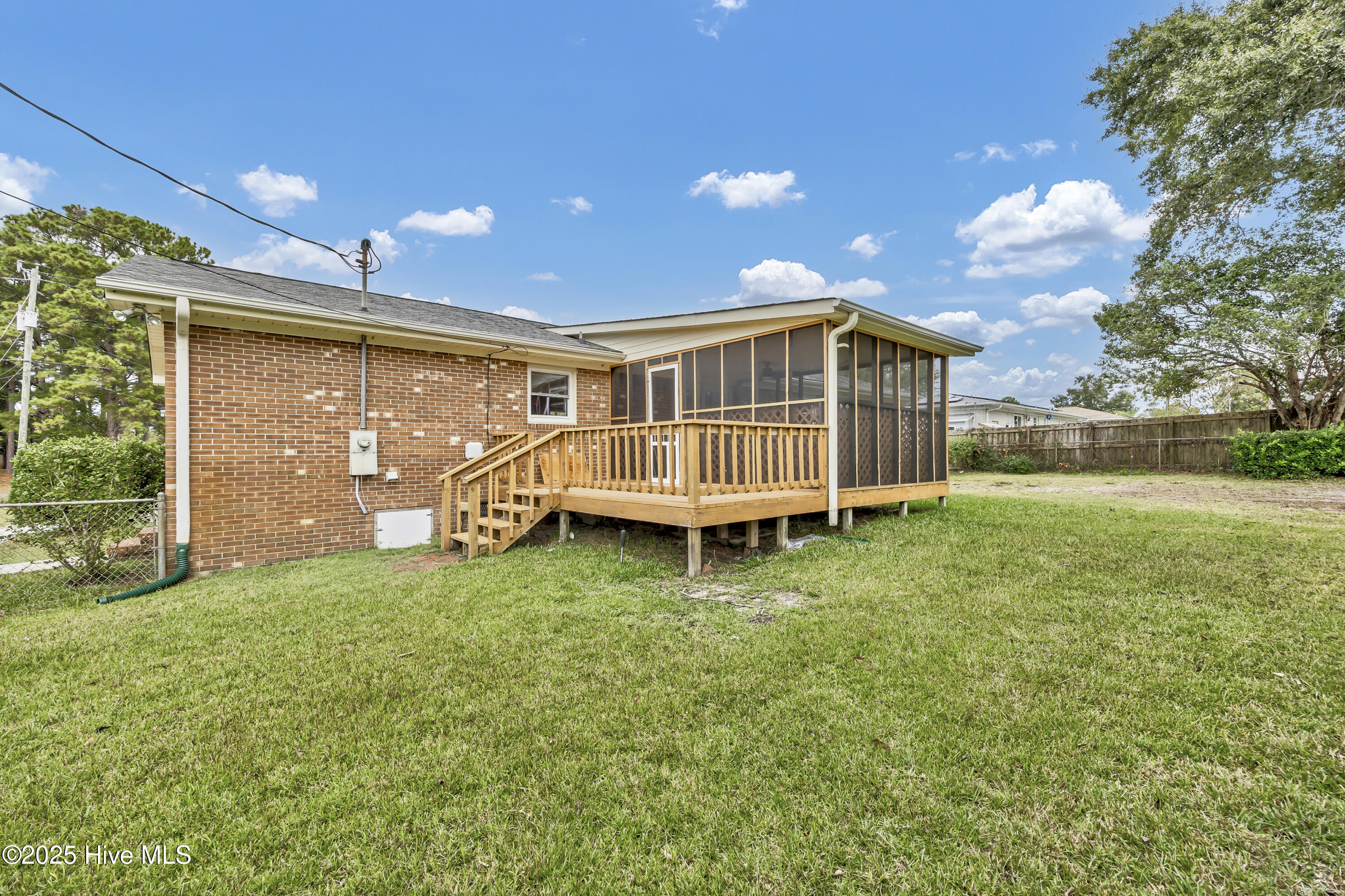 100535040 | Photo 25