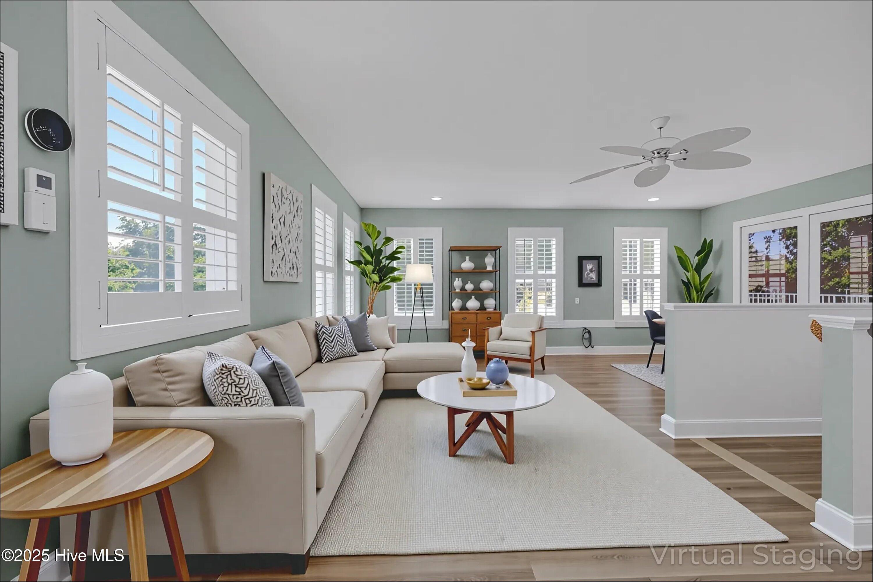 100537477 | Photo 50