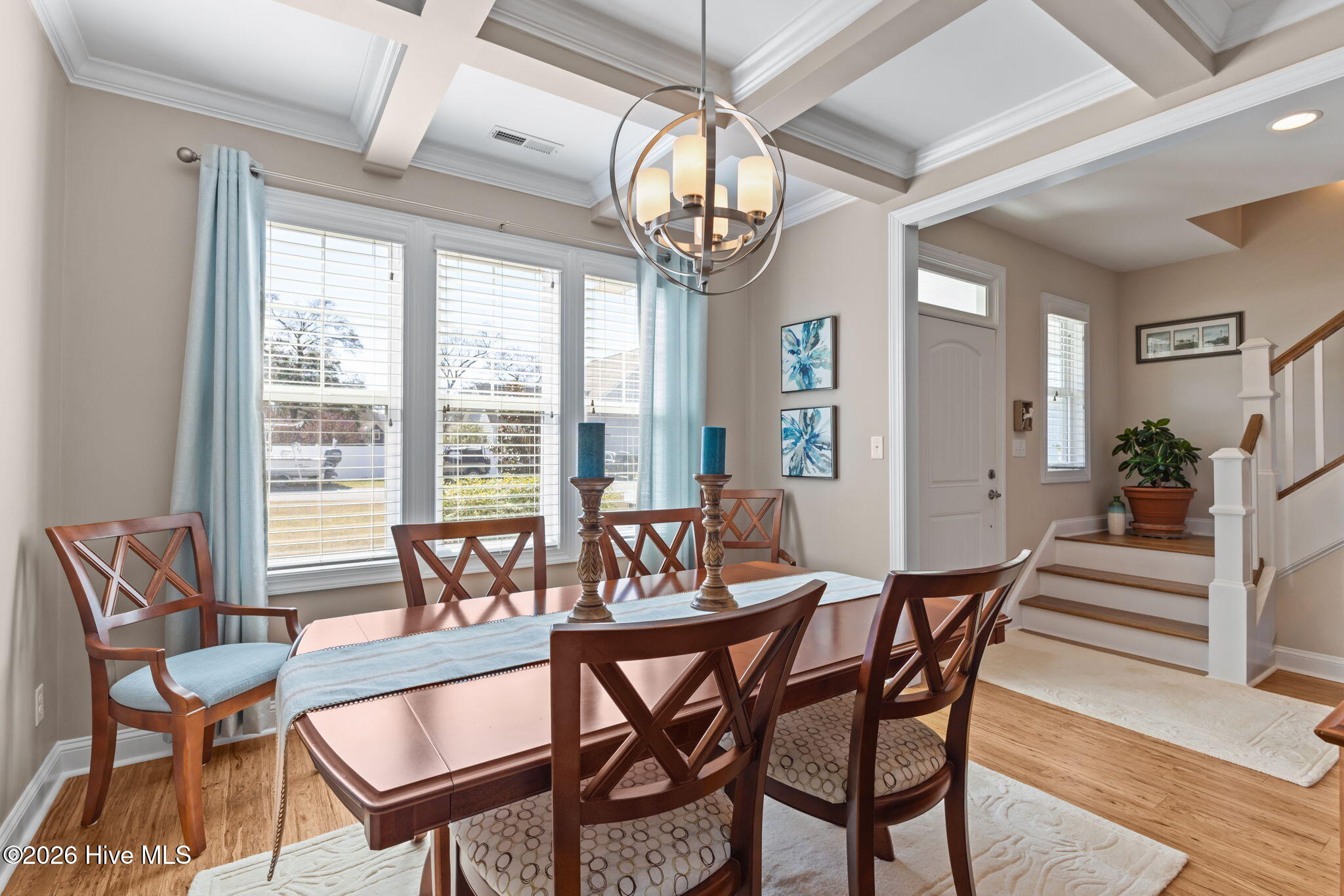 100560213 | Photo 15