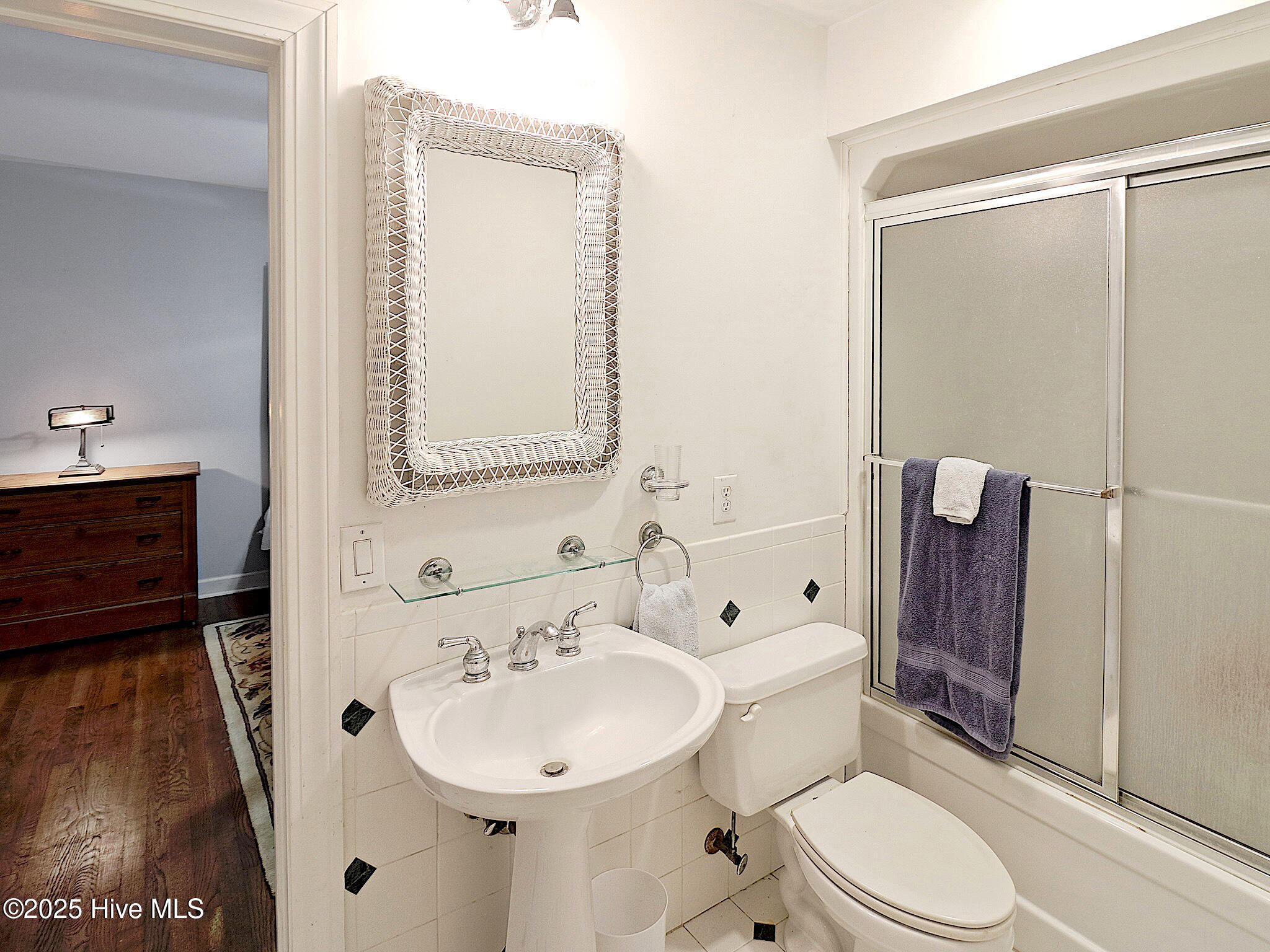 100504796 | Photo 49