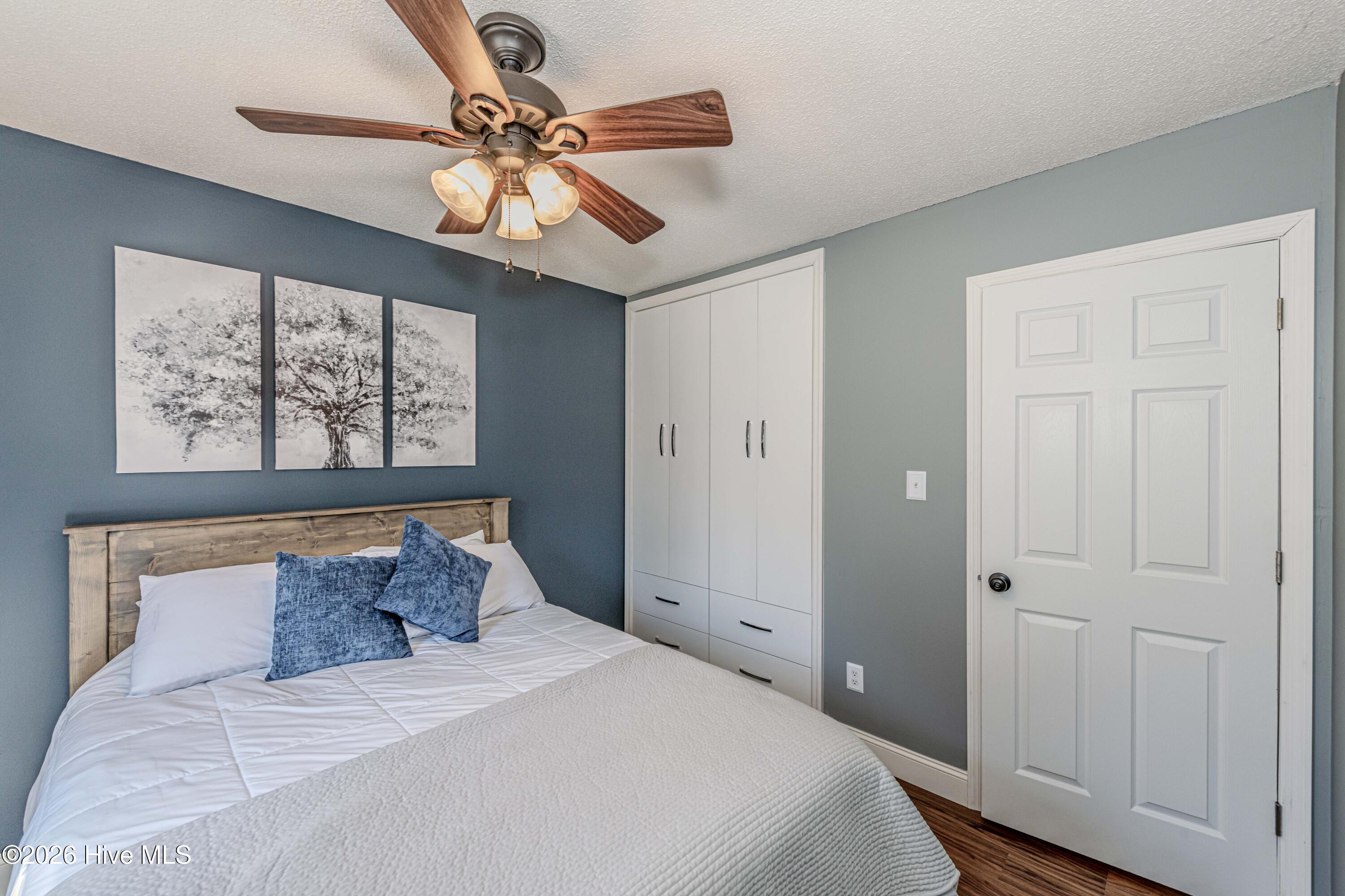 100564633 | Photo 50