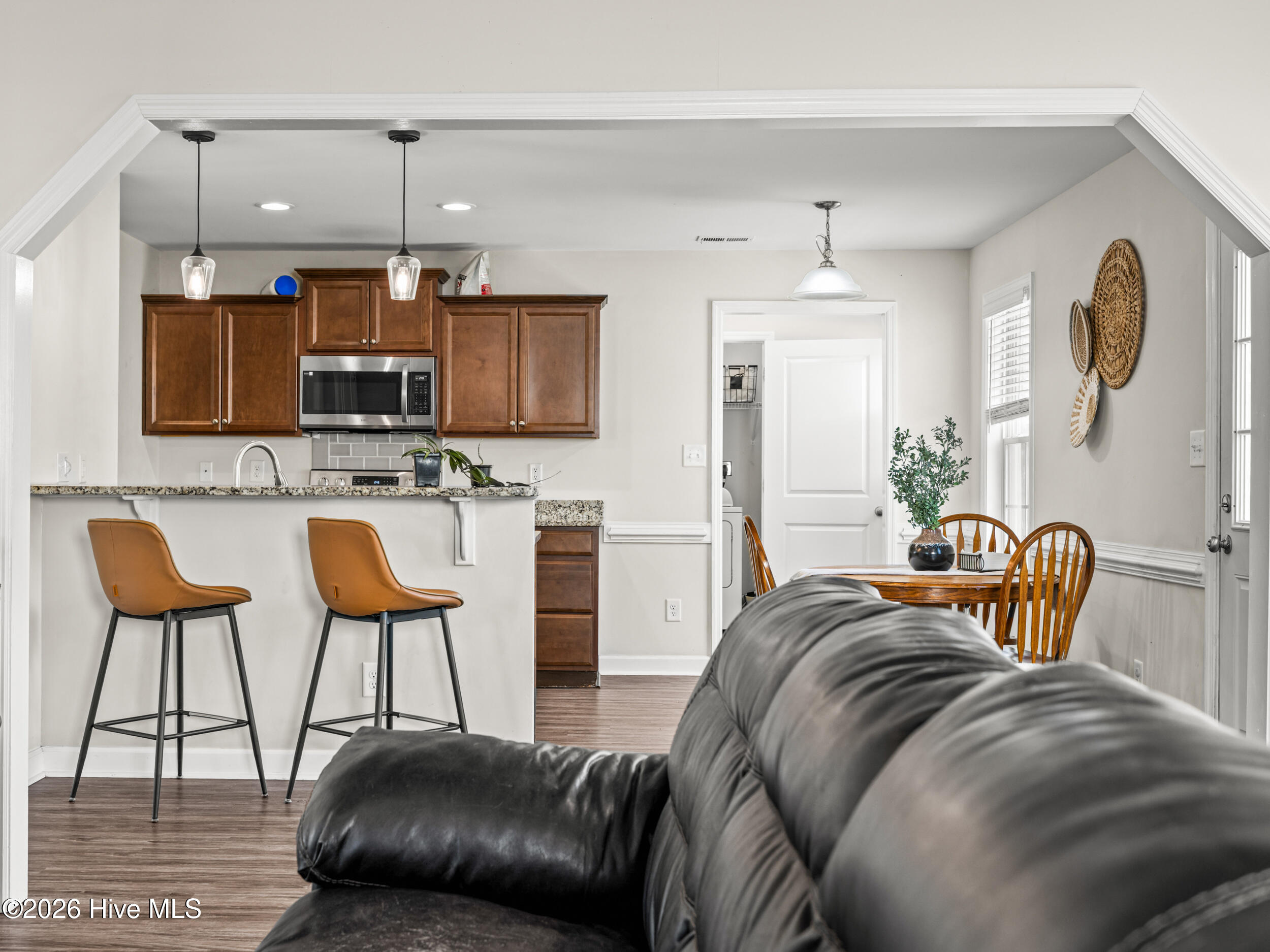 100565211 | Photo 19