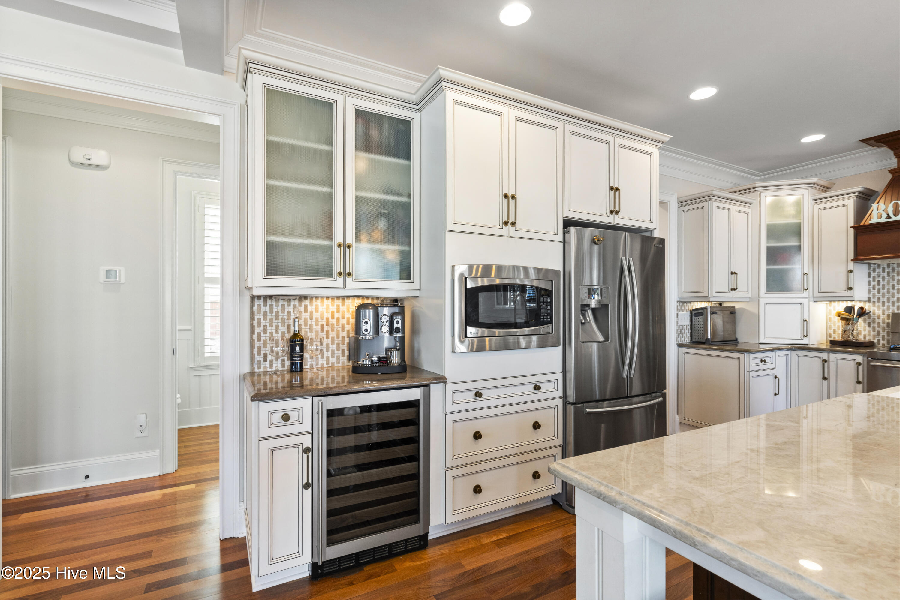 100498817 | Photo 24