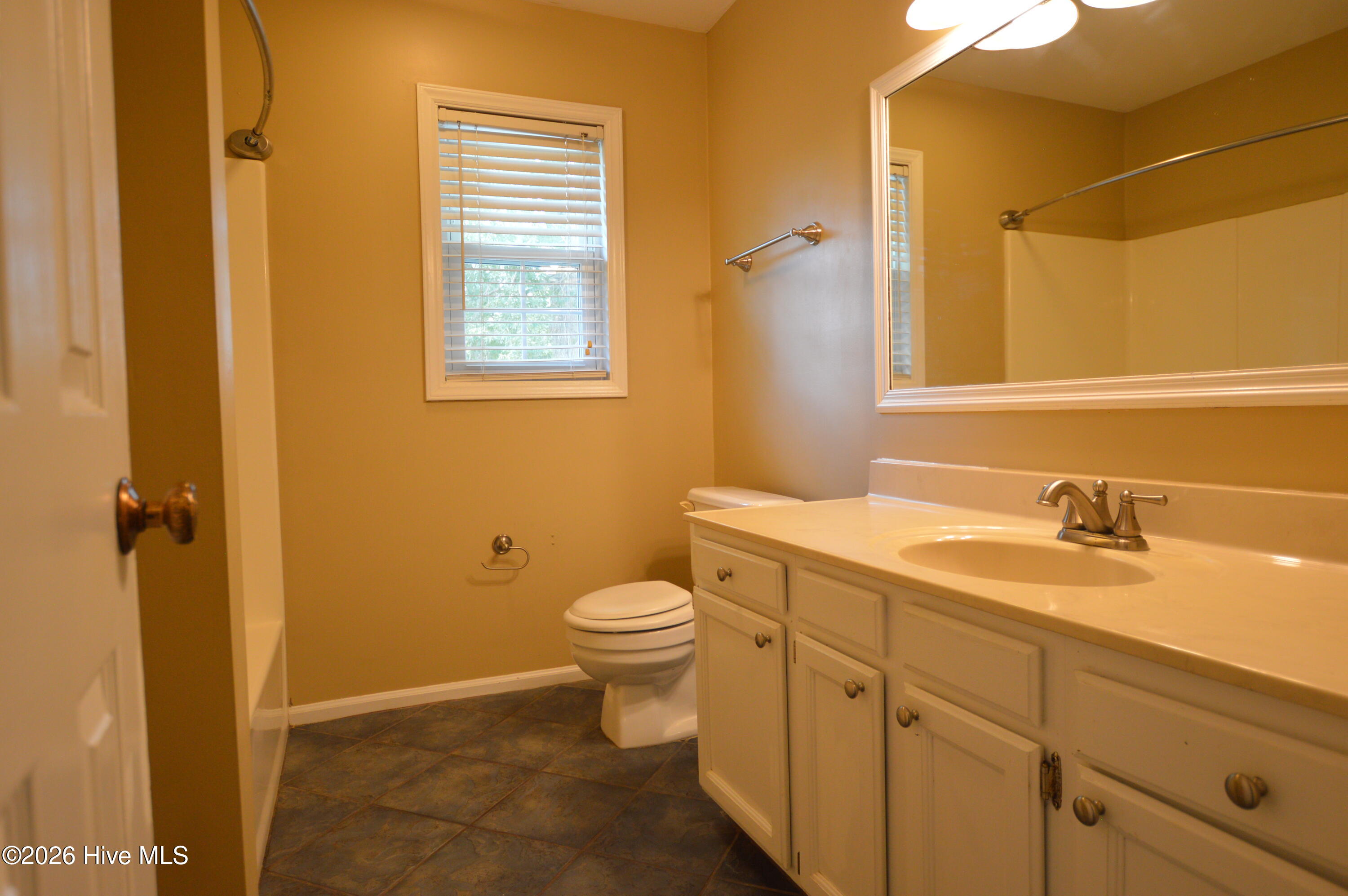 100547848 | Photo 18