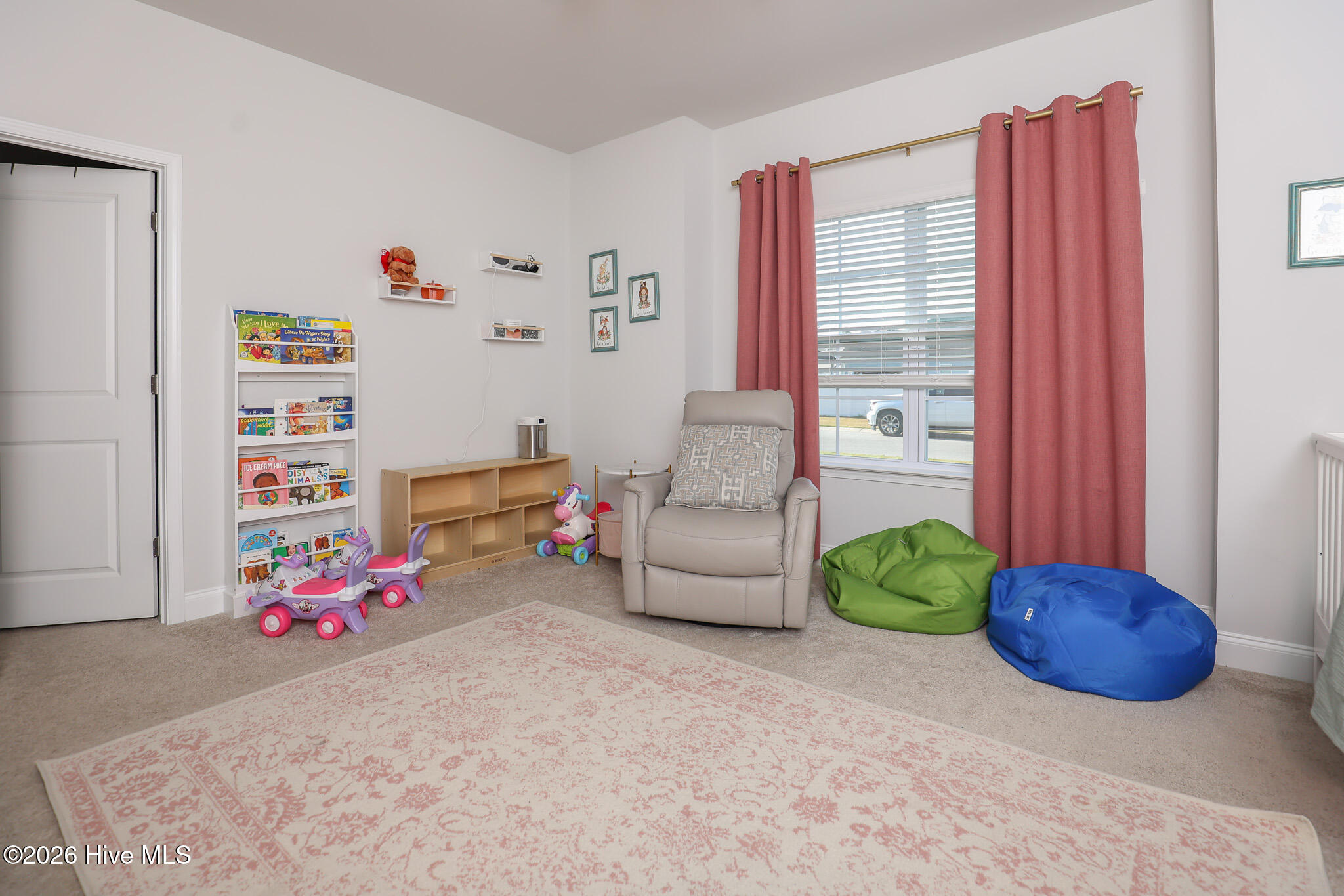 100565380 | Photo 20