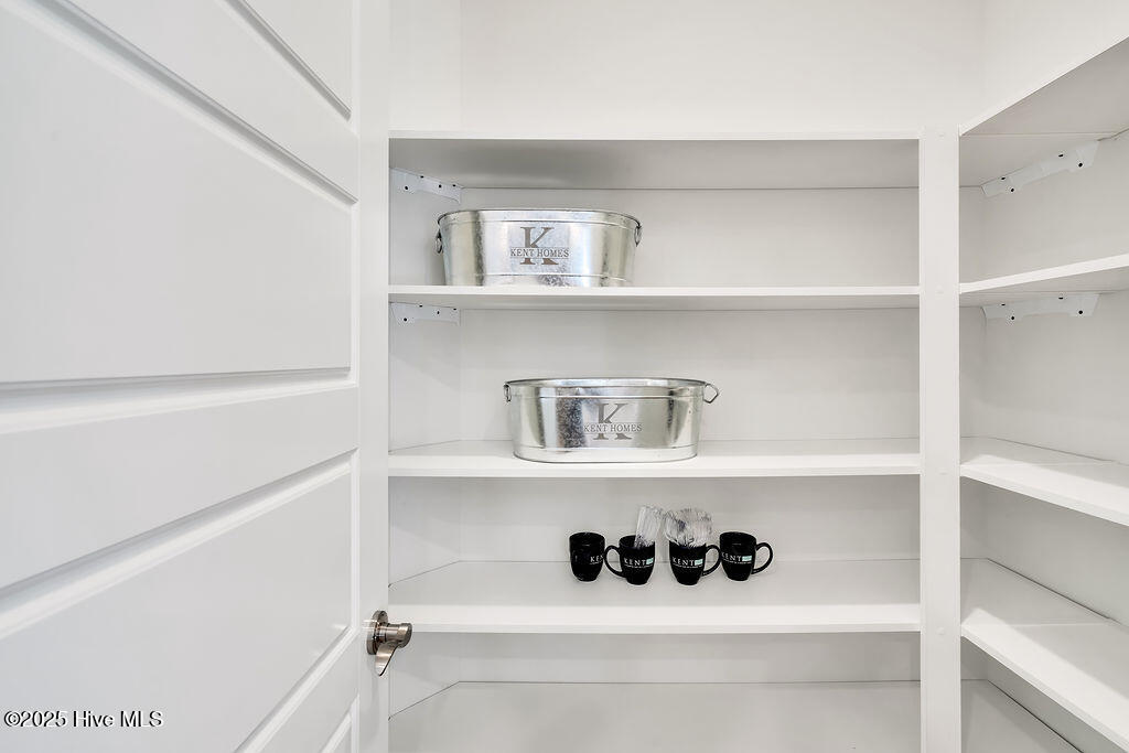 100529674 | Photo 10