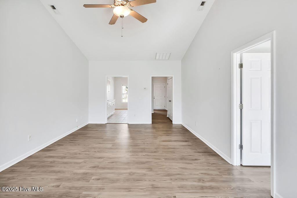 100534867 | Photo 15