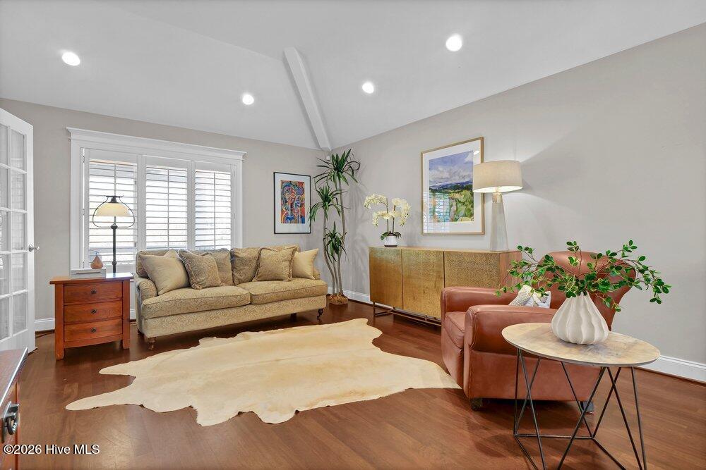 100559715 | Photo 20