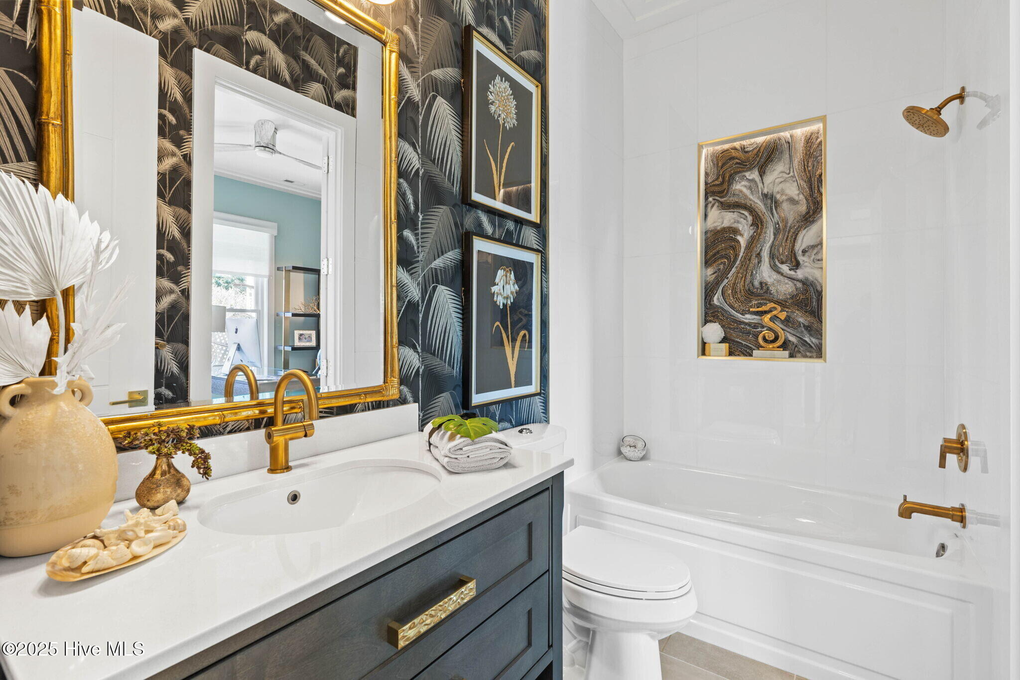 100516902 | Photo 59